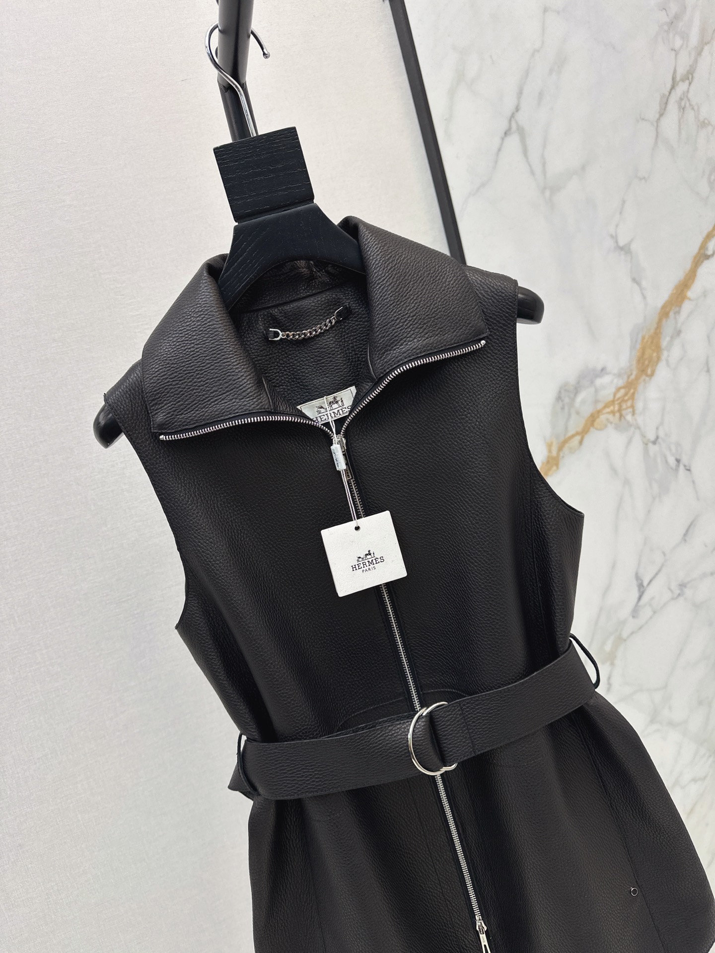 Her 26fw belted leather vest jacket