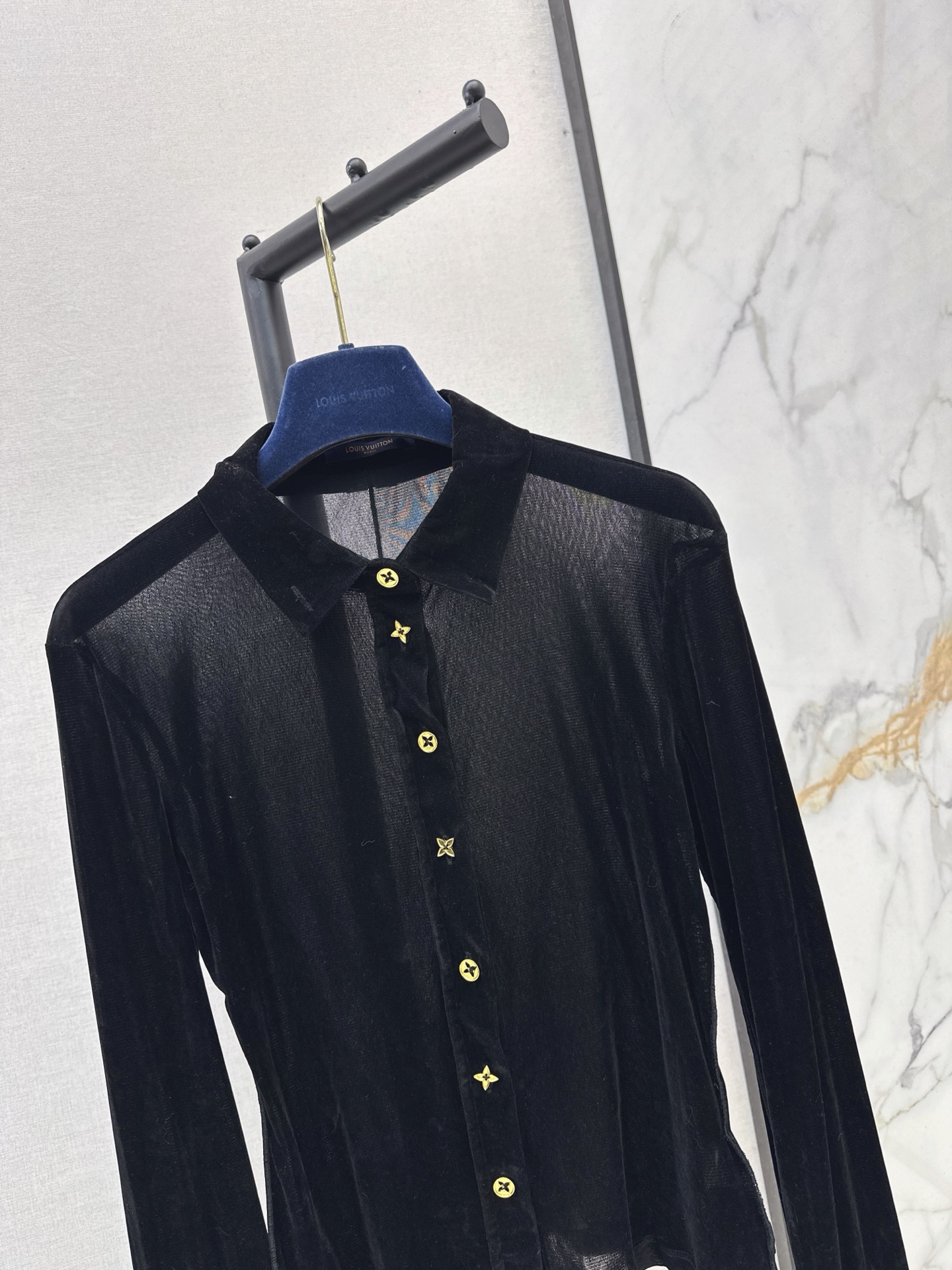 Loui 26fw velvet slim-fit top