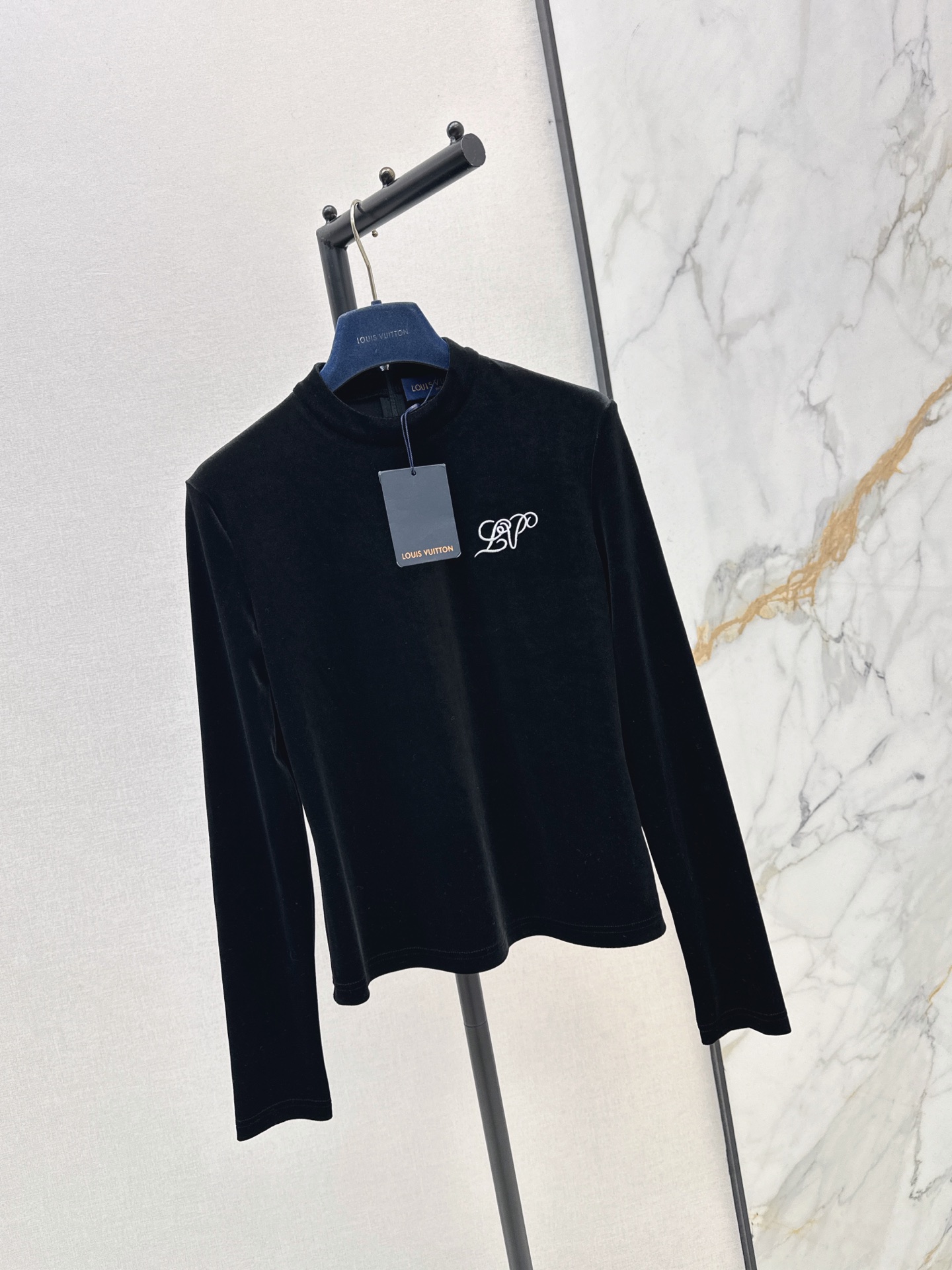 Loui 26fw velvet basic tee