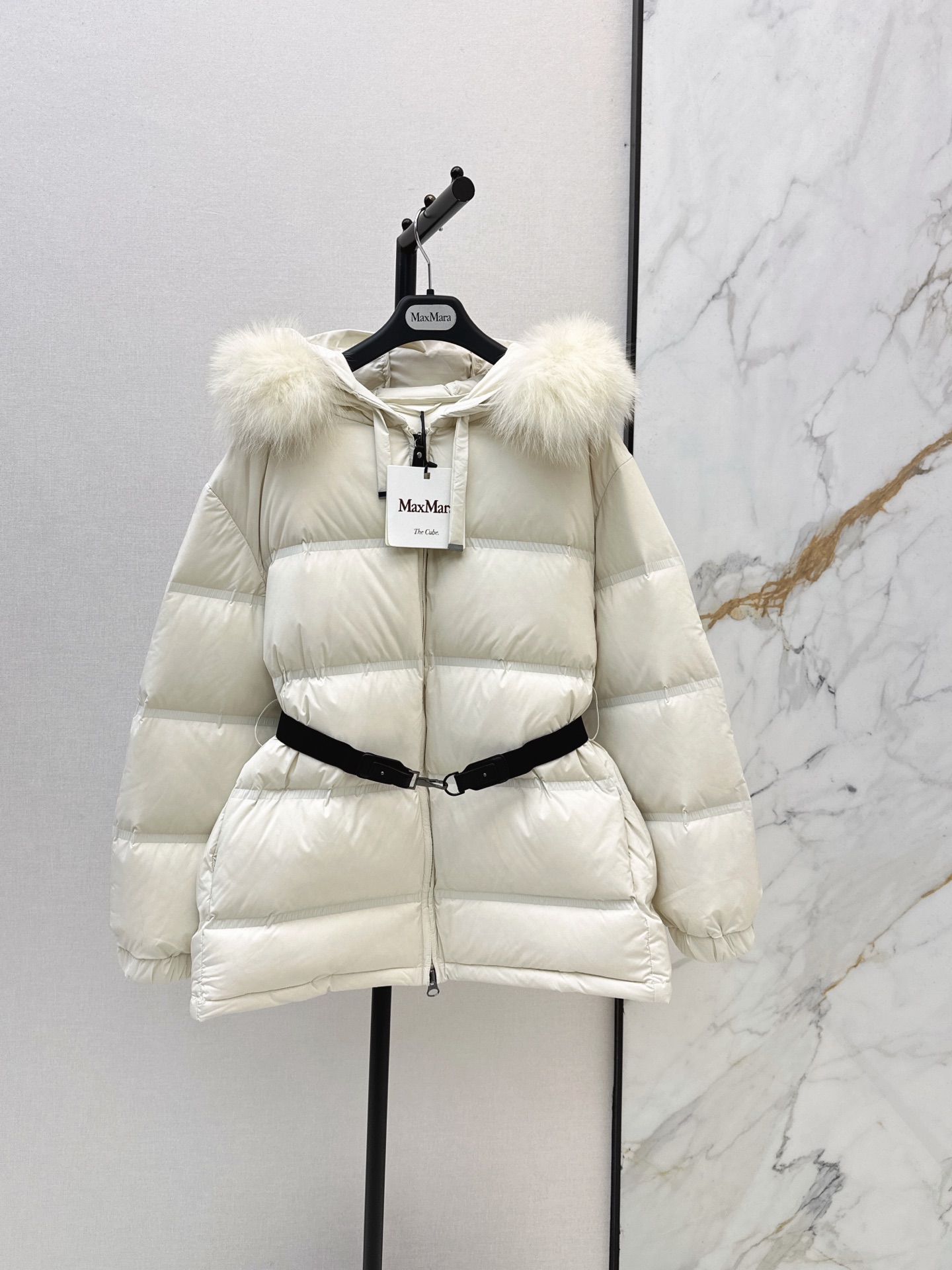 Max 26fw fur-trim hooded belted down jacket