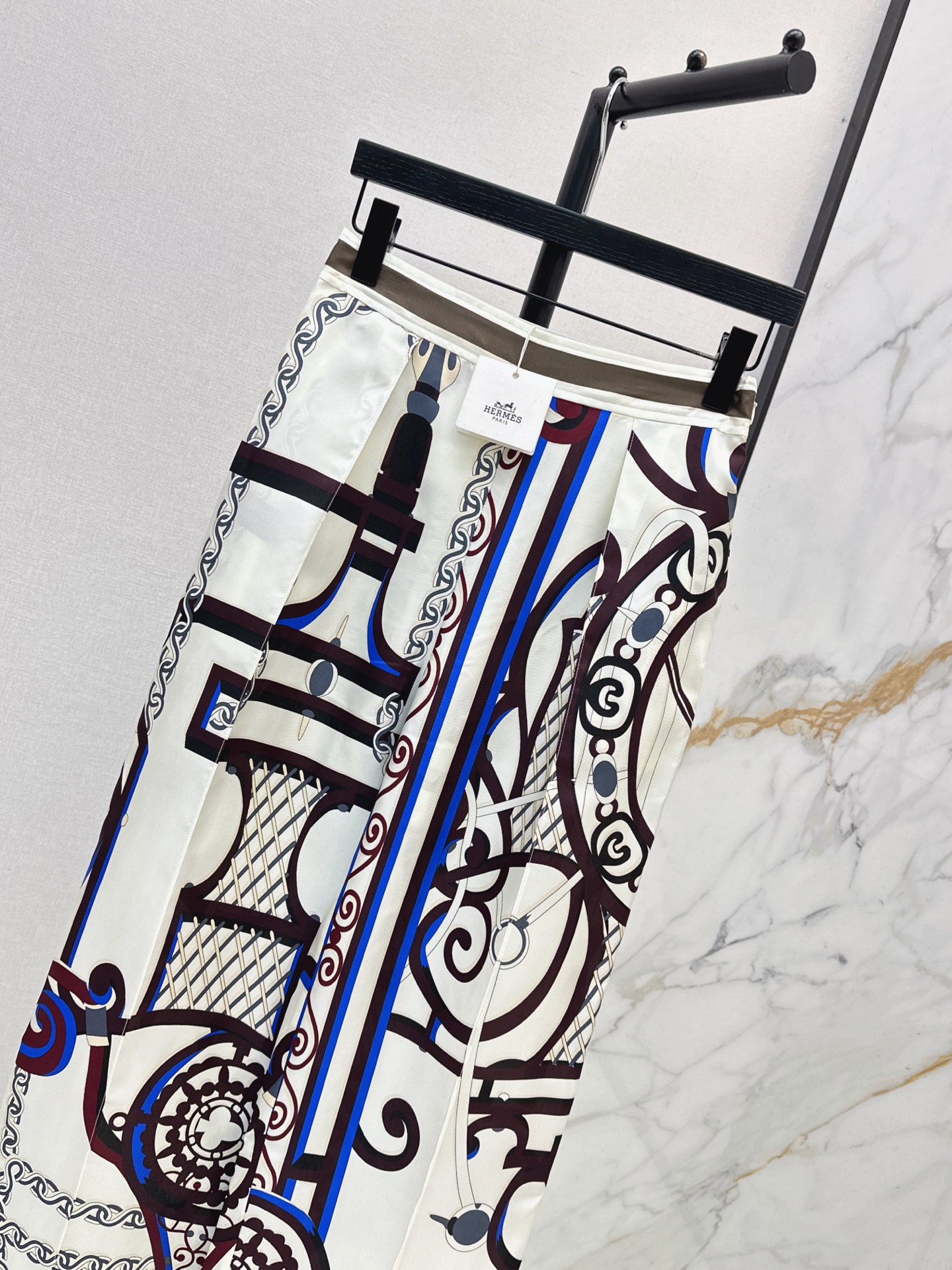Her 26fw print straight-leg pants