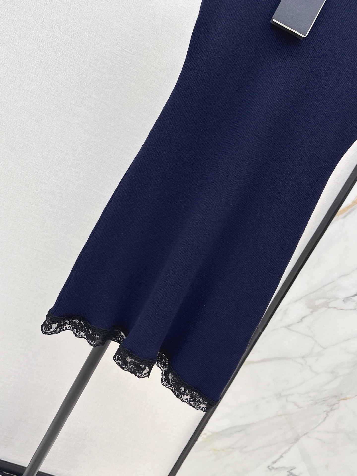 Guc 26fw lace contract knit dress