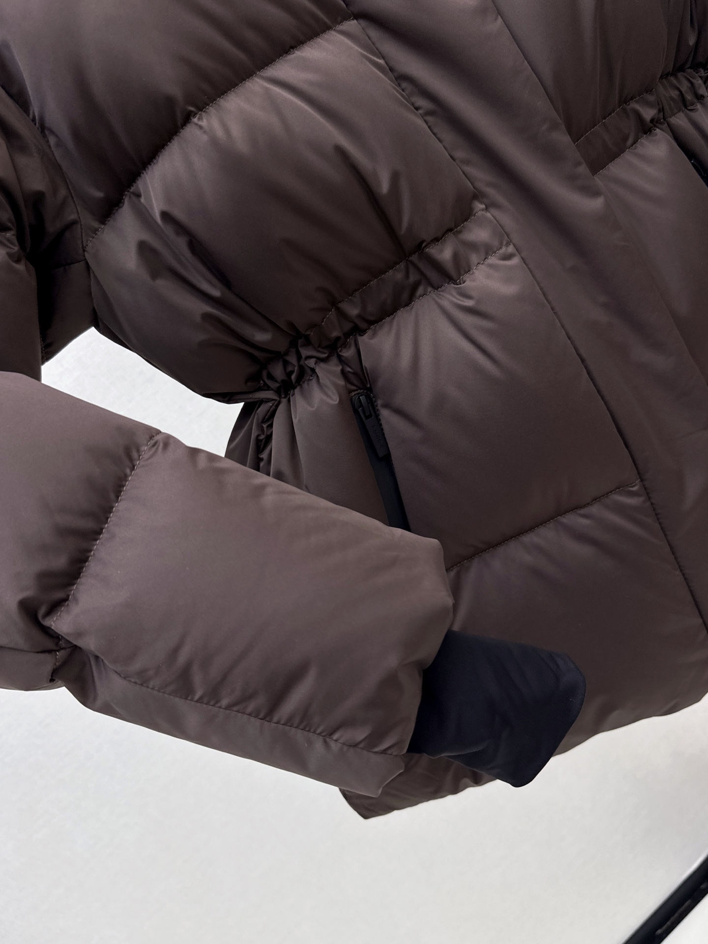 Pra 26fw hooded drawsting down jacket