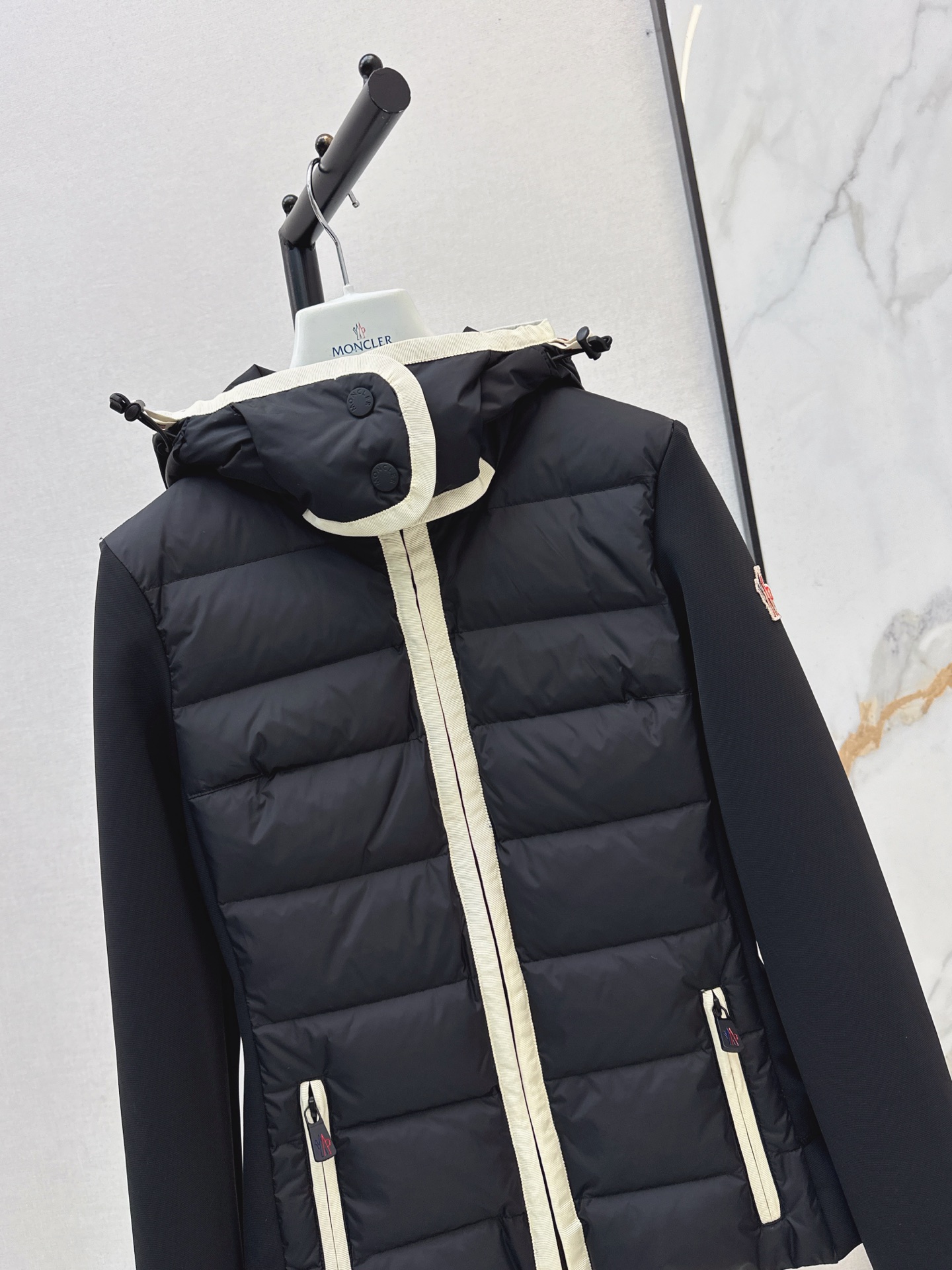 Monc 26fw hooded down ski jacket