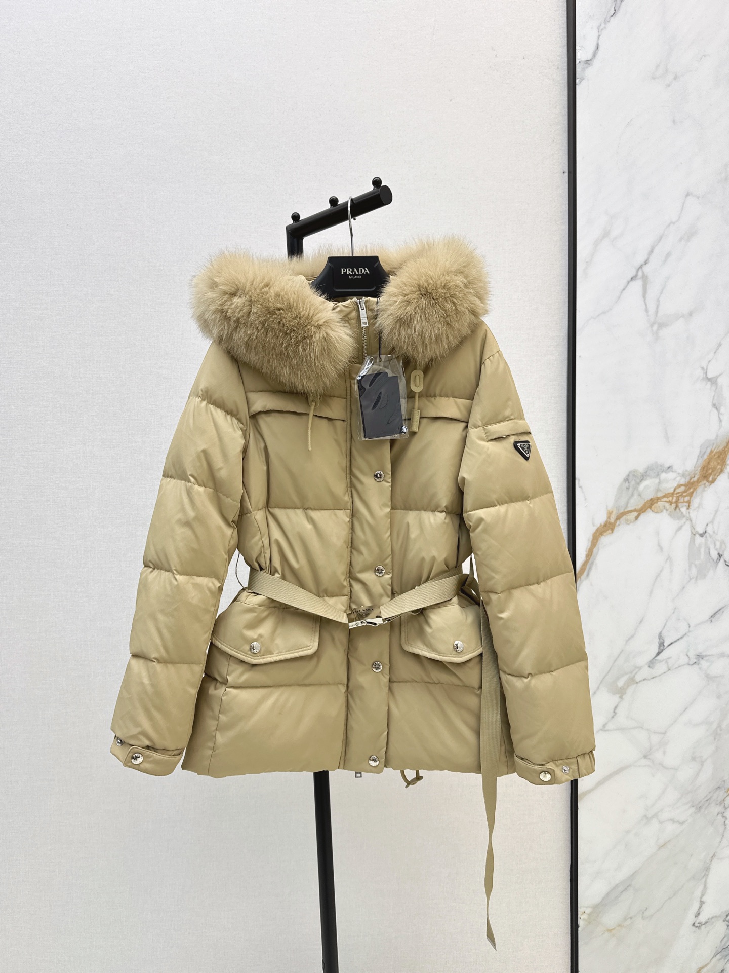 Pra 26fw hooded down jacket