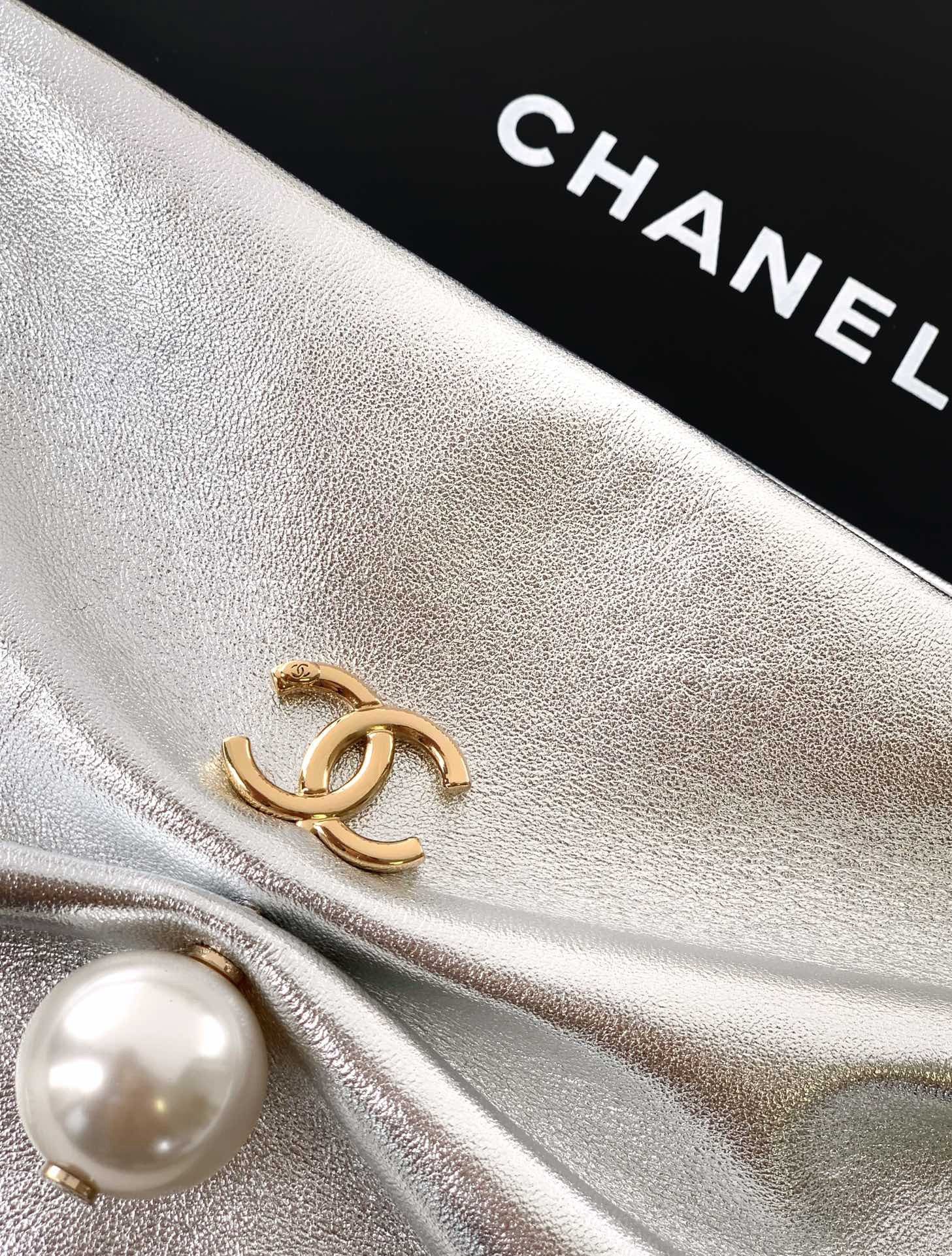 Chan shoulder bag