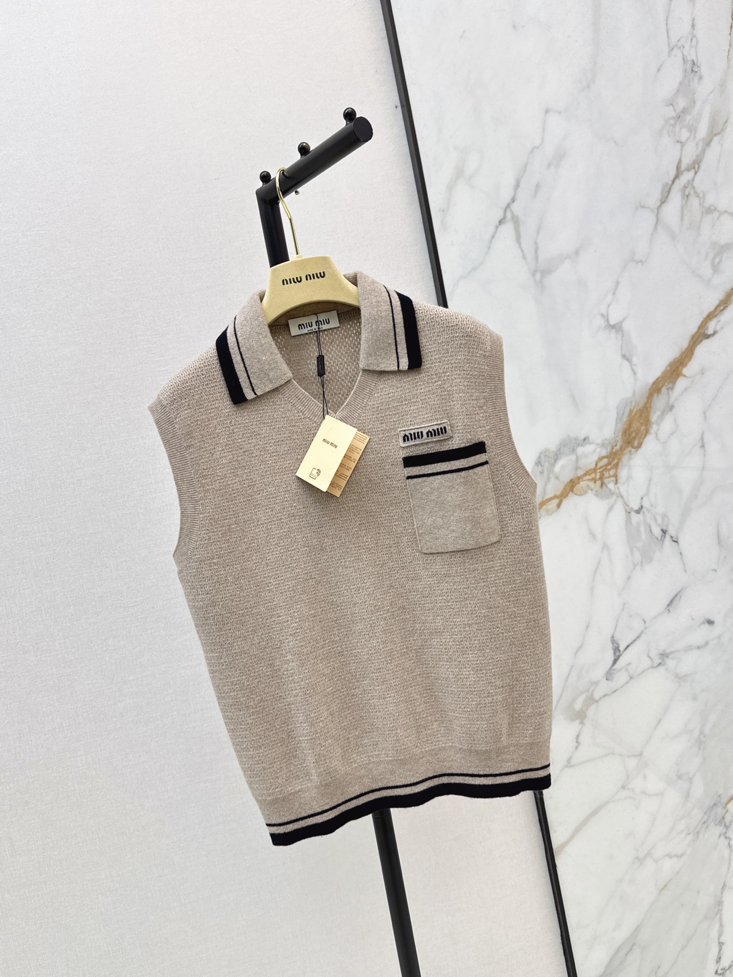 Miu 26fw cashmere knit vest
