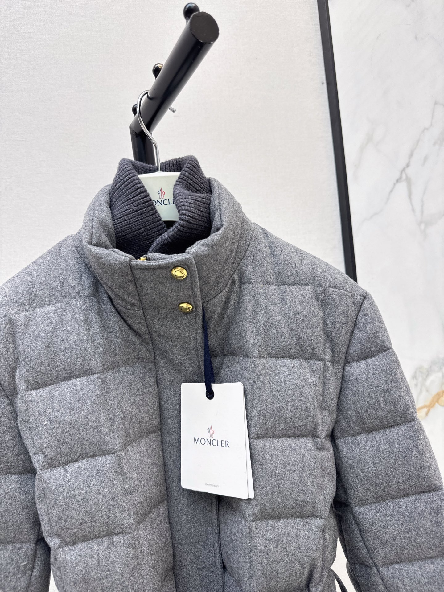Monc 26fw belted down jacket