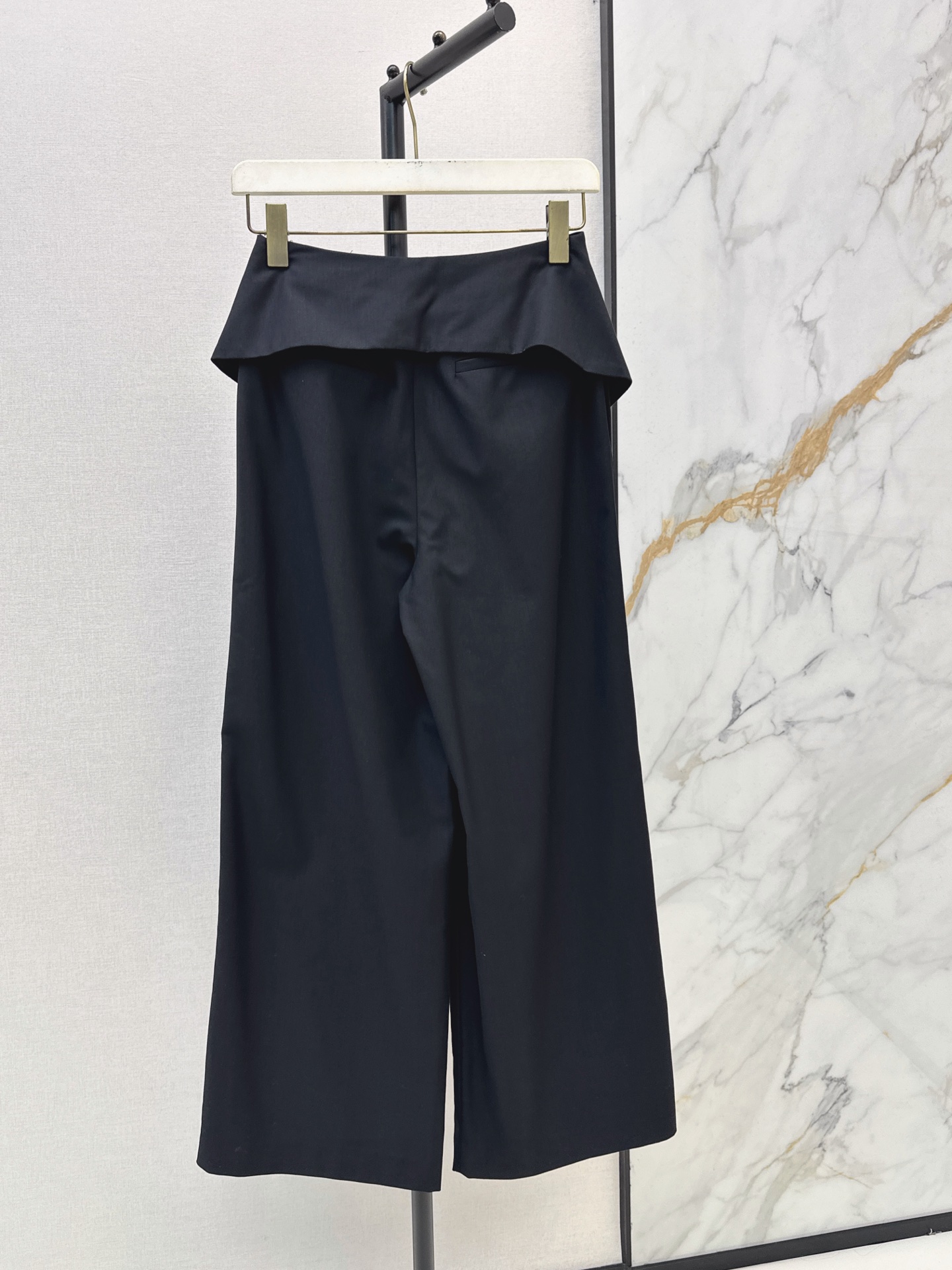 Loe 26fw asymmetric wide-leg pants