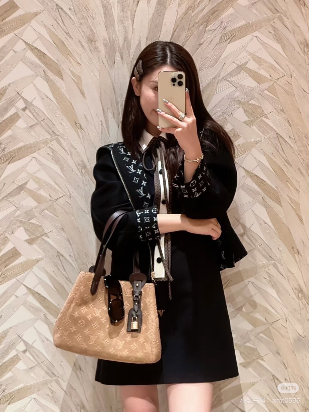 Loui 26fw hooded cropped jacket