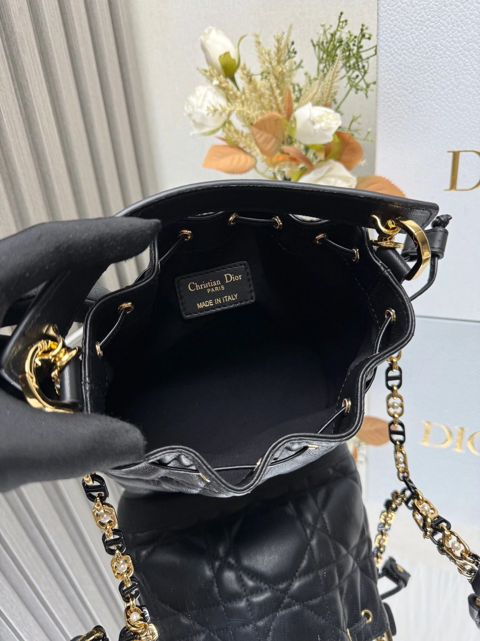 D Small Jolie Bucket Bag