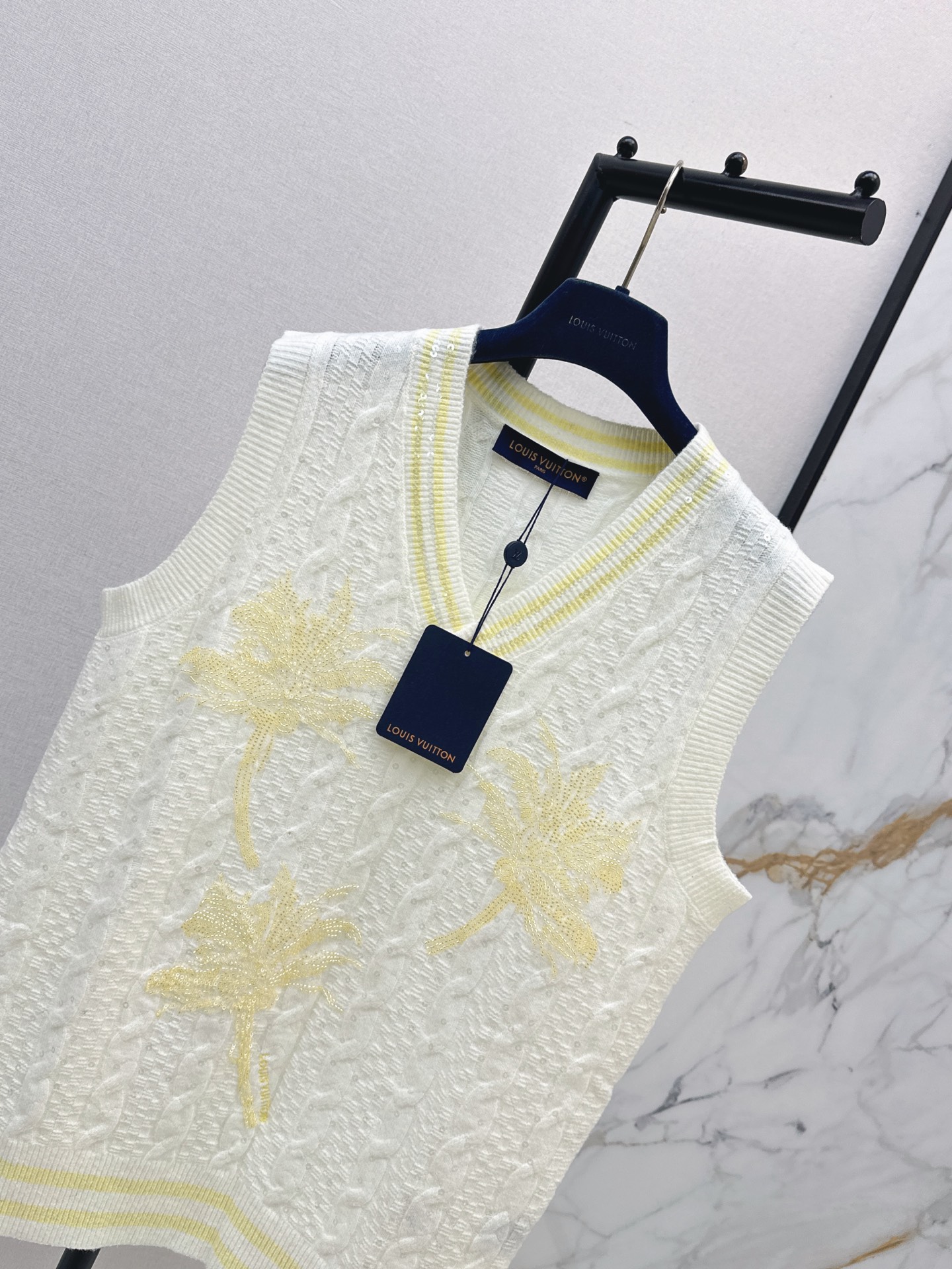 Loui 26fw rhinestone knit vest