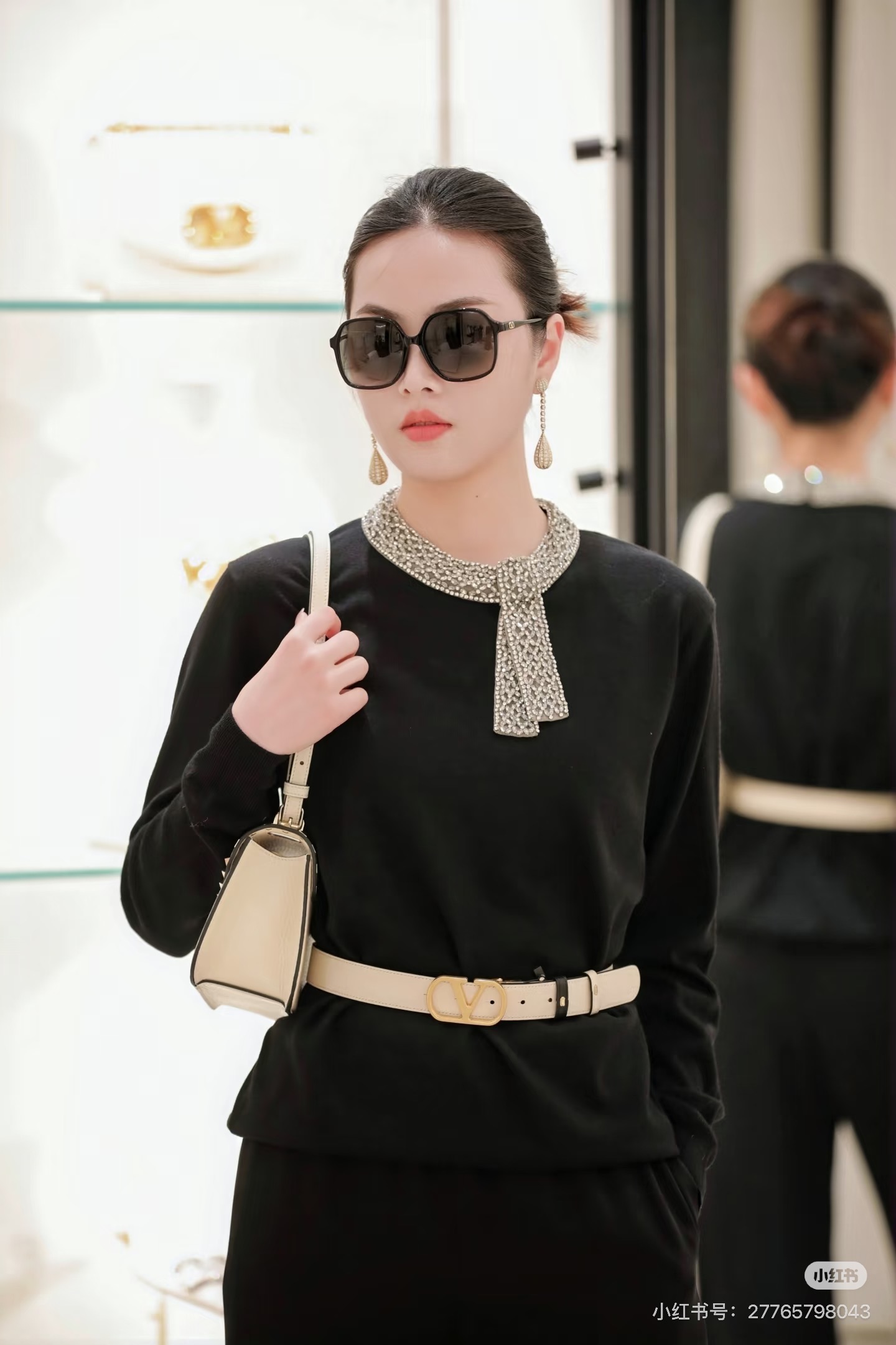 Valen 26fw rhinestone beading knitwear
