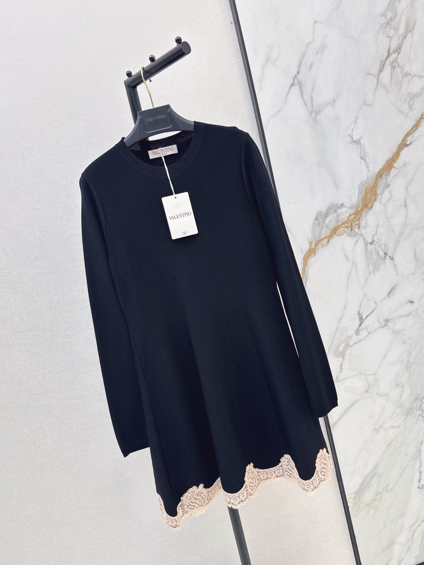 Valen 26fw lace contract knit dress