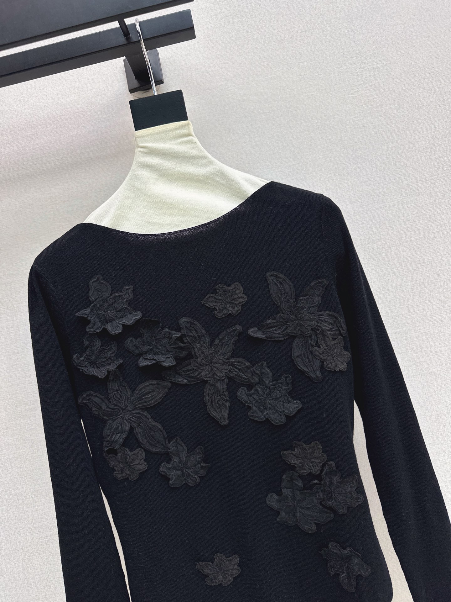 ES 26fw lace embroidery knit sweater