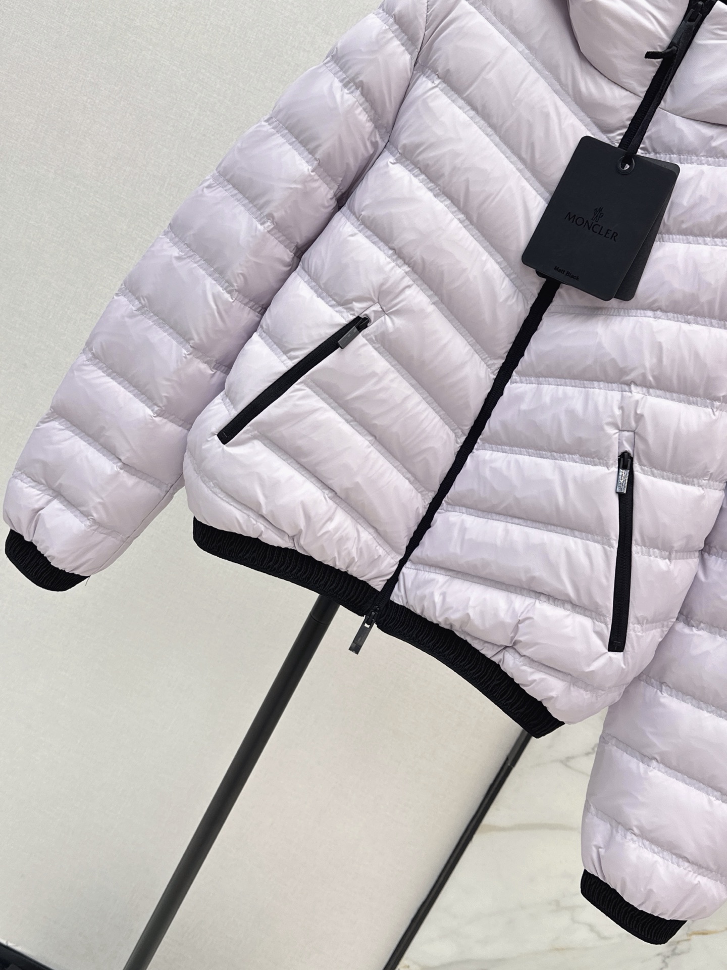 Monc 26fw cropped hooded down jacket
