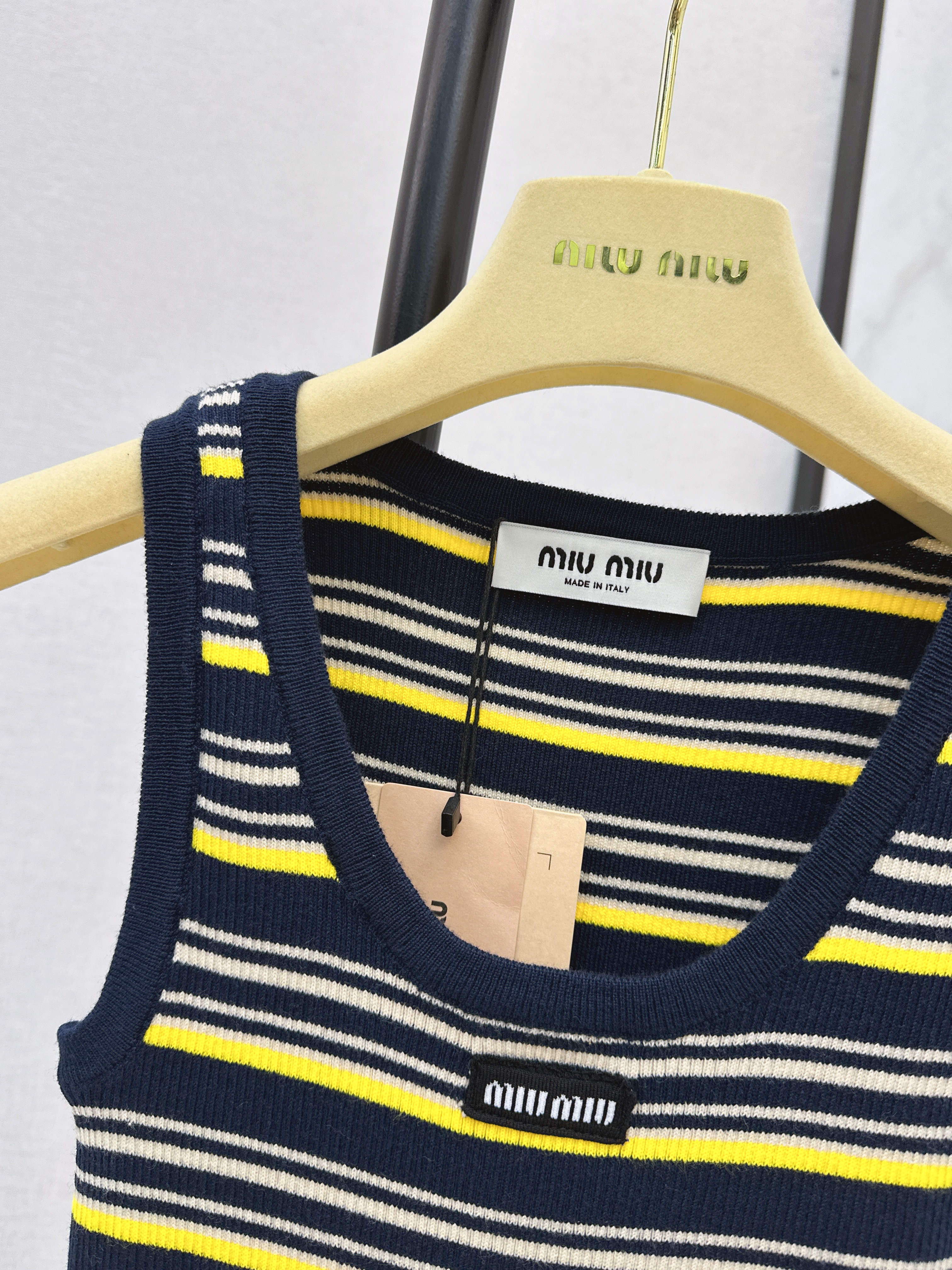 Miu 26ss stripe knit vest