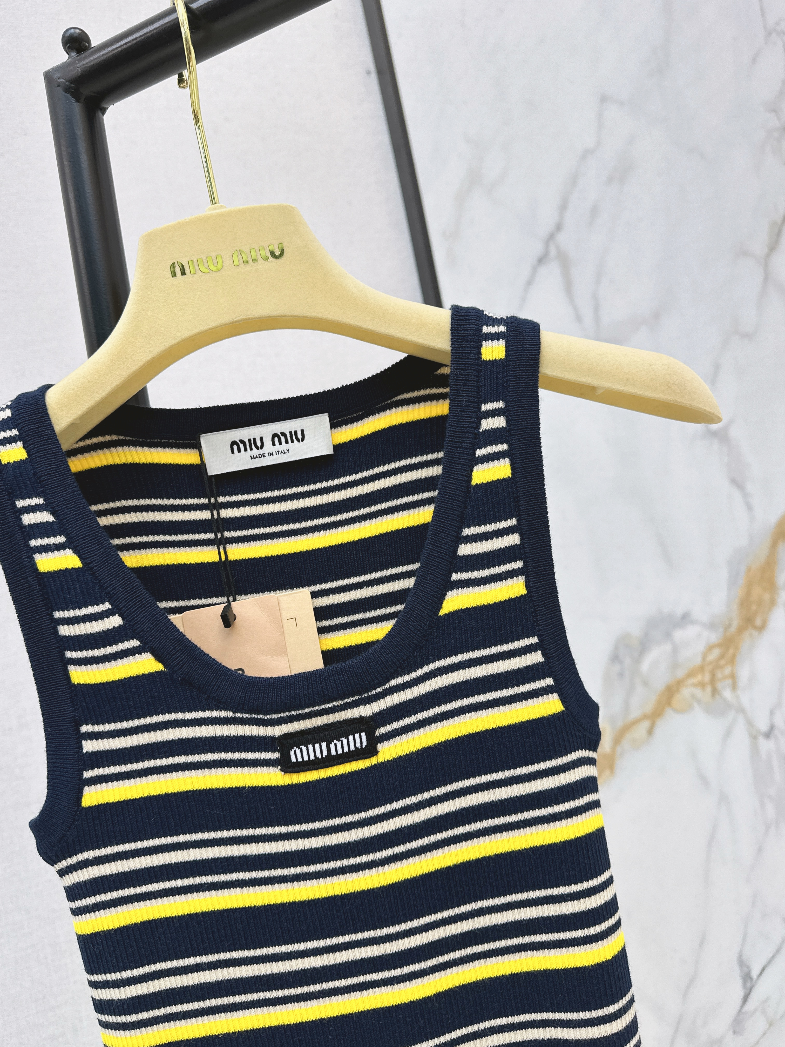 Miu 26ss stripe knit vest