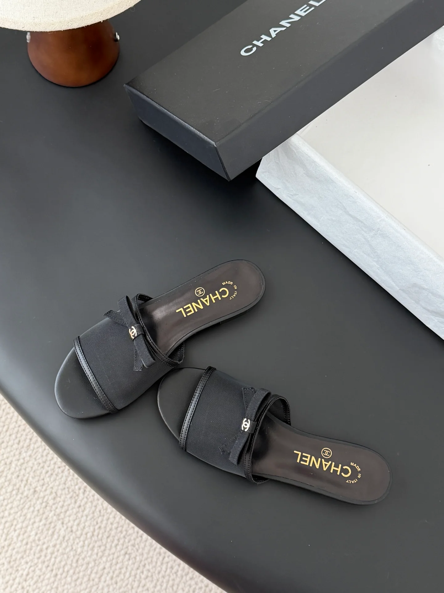 Chan 26ss bow mesh slides