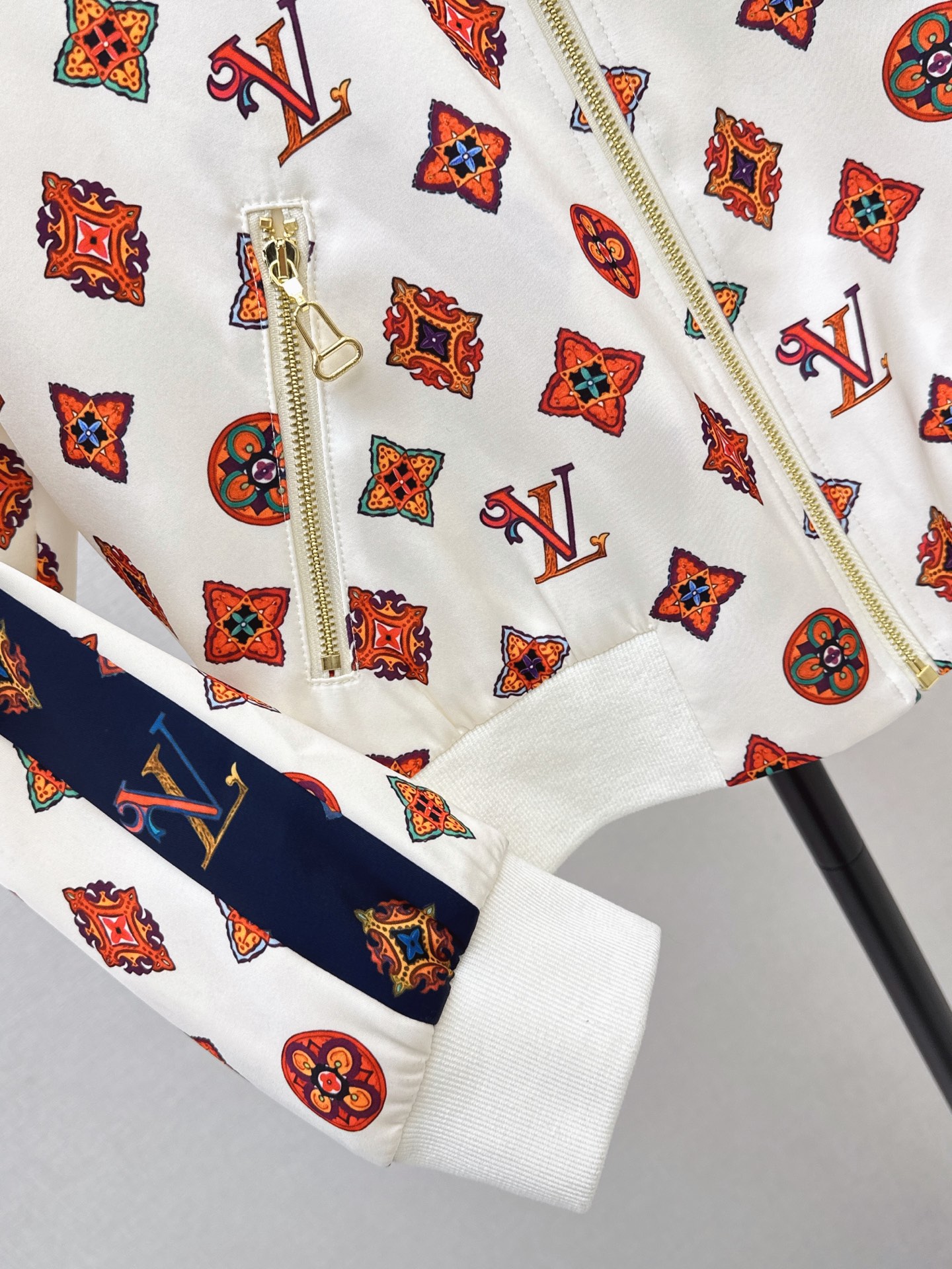 Loui 26fw print jacket