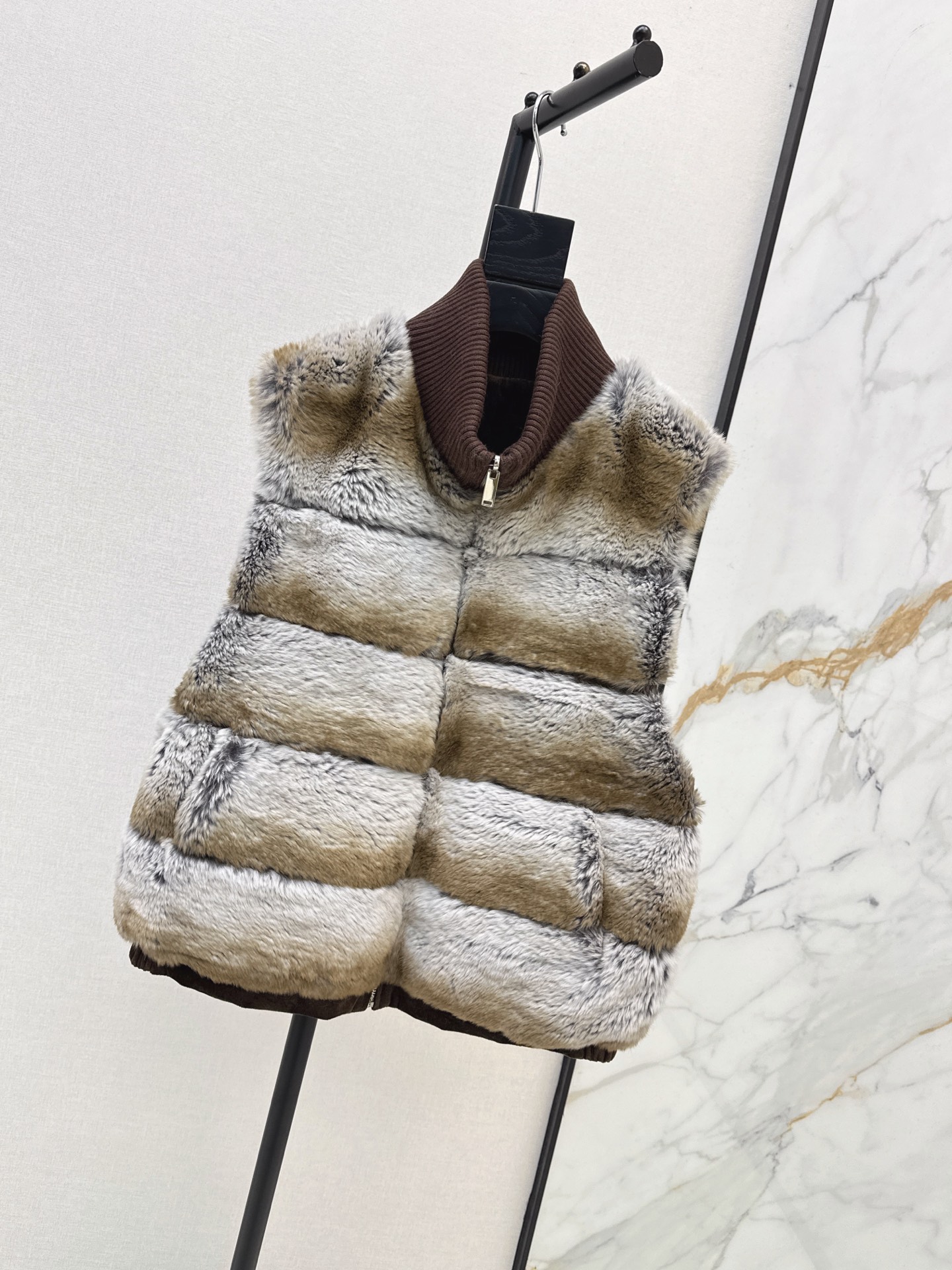 Sain 26fw reversible fur vest jacket