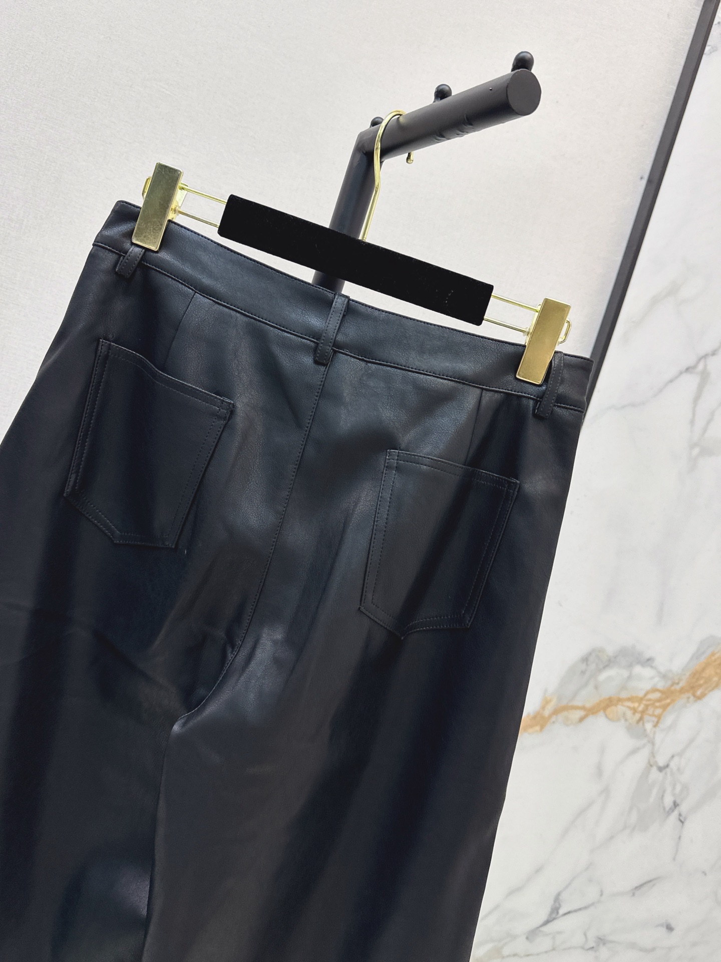 Chan 26fw pu pants