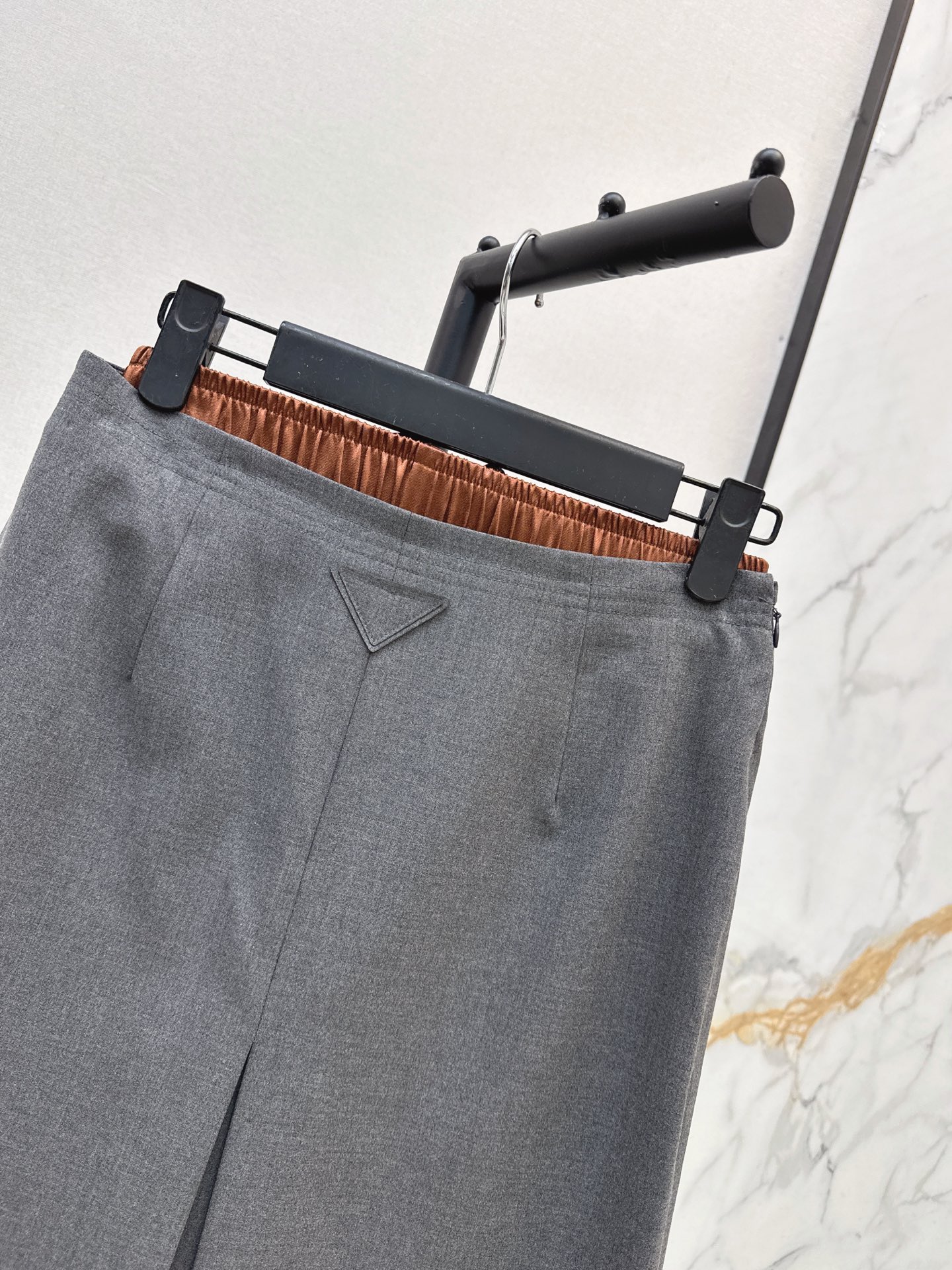 Pra 26fw front-slit A-line midi skirt