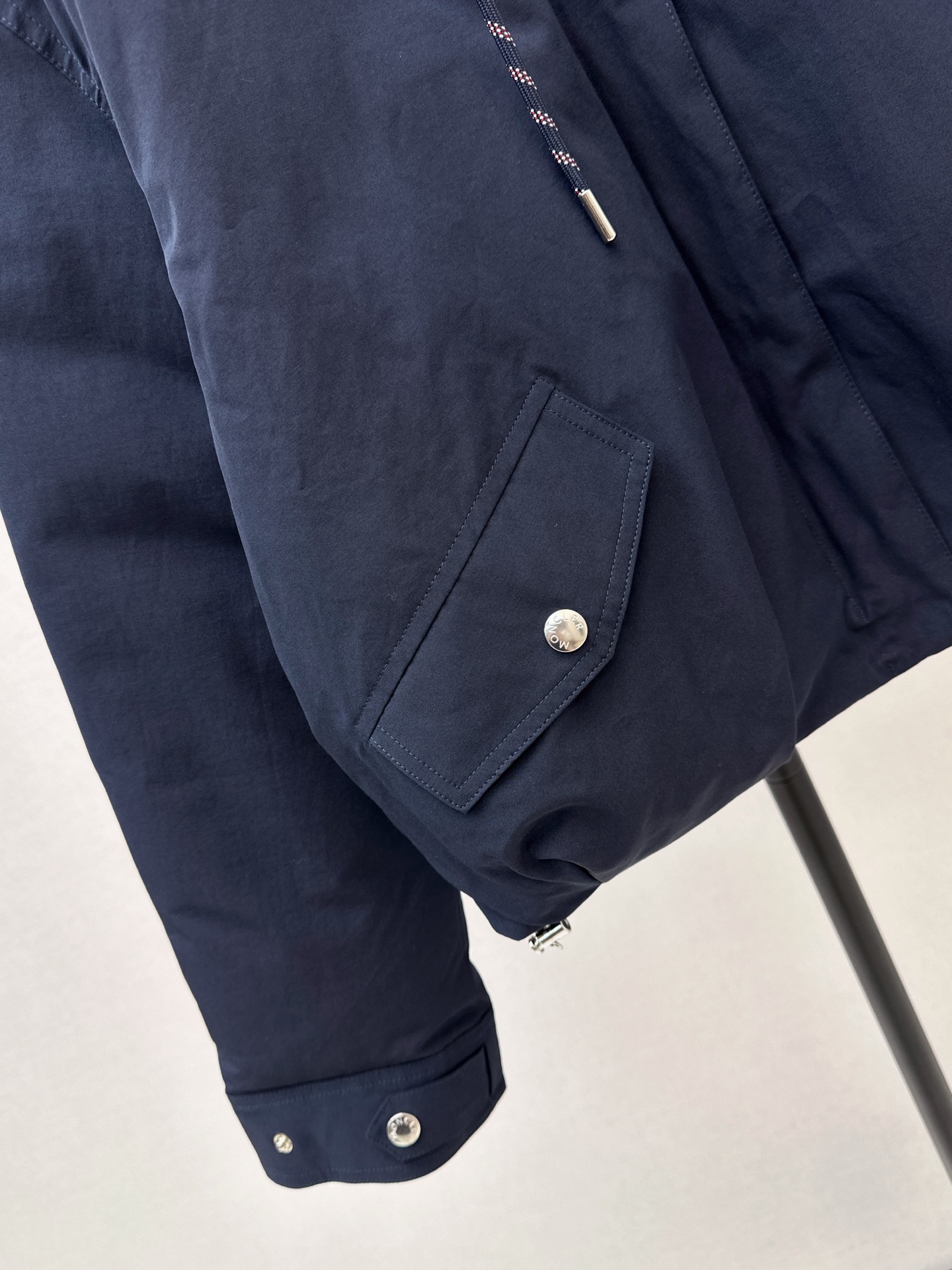 Monc 26fw hooded cropped down jacket
