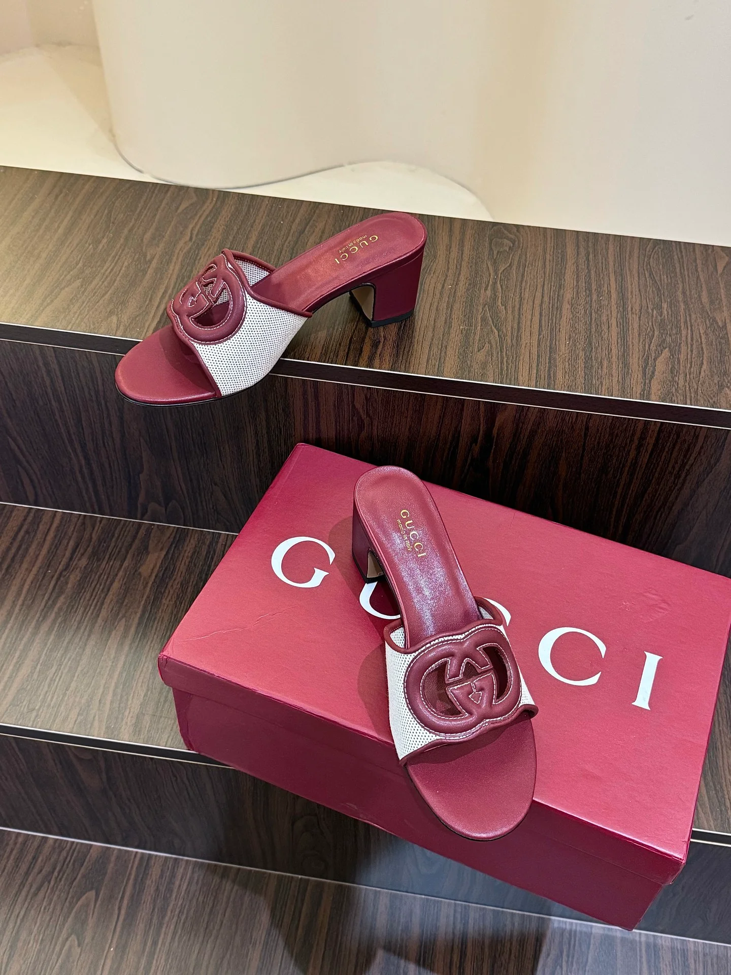 Gucc 25fw slide sandals