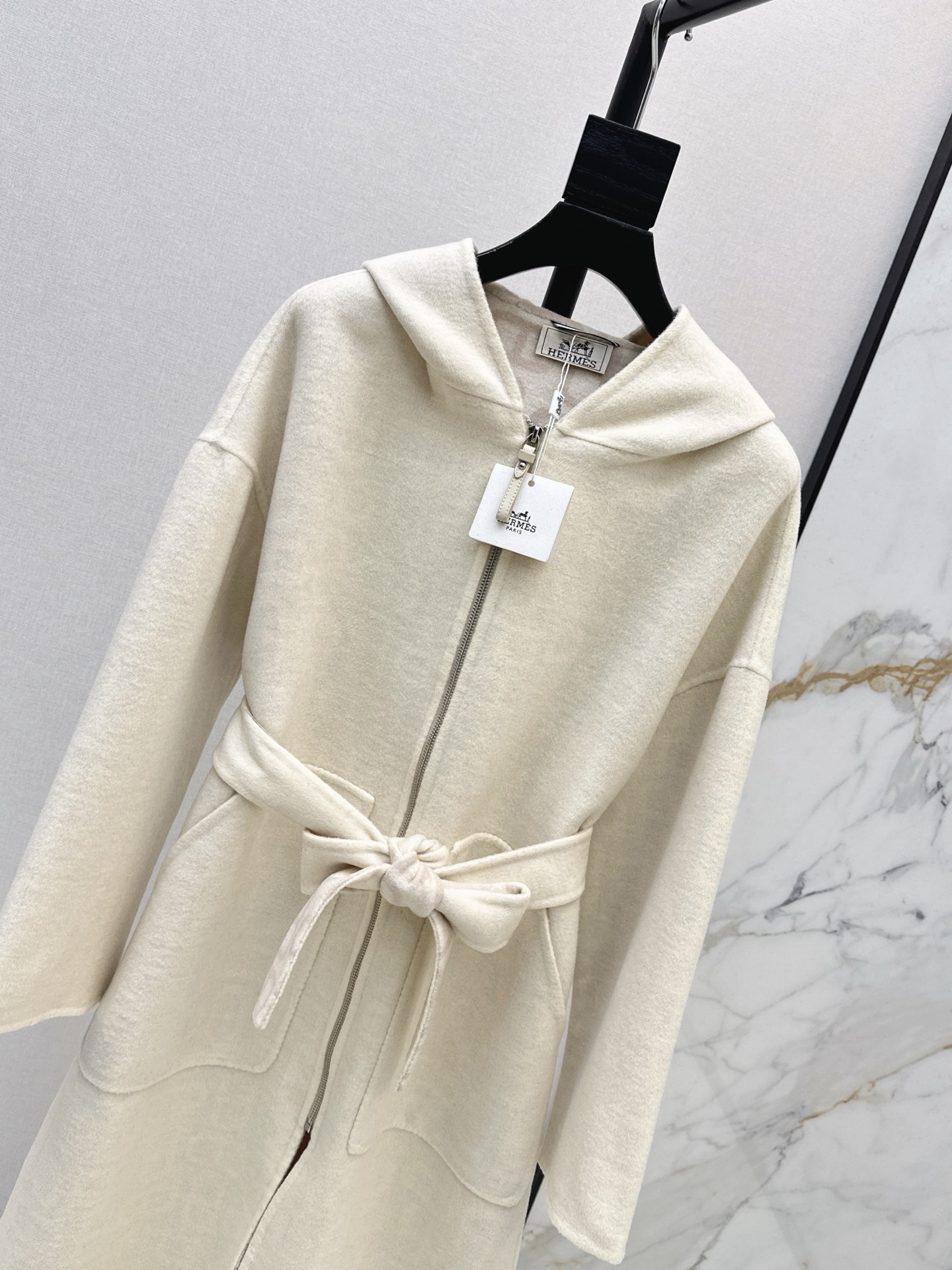 Her 26fw cashmere overcoats