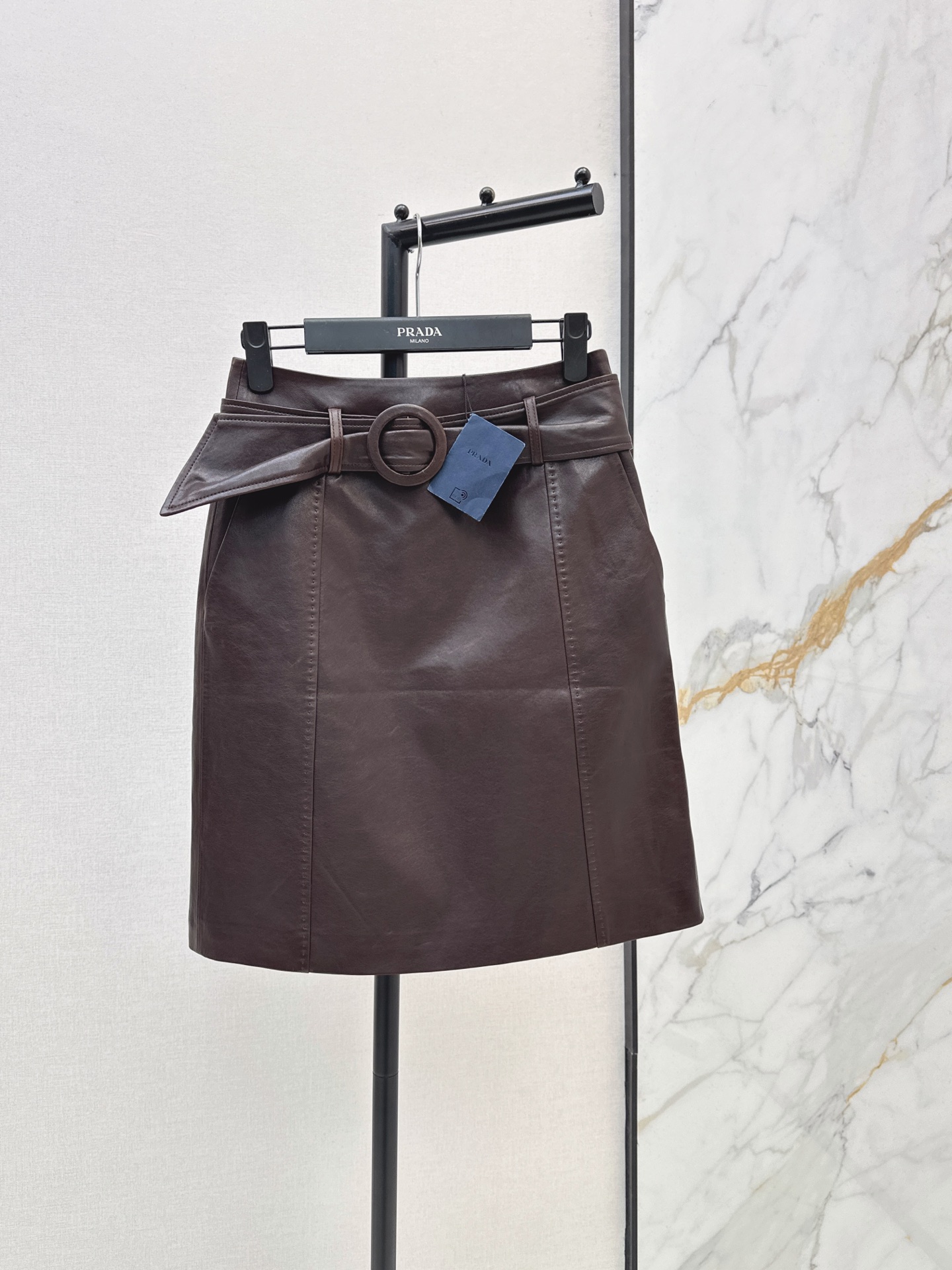 Pra 26fw leather belted skirt