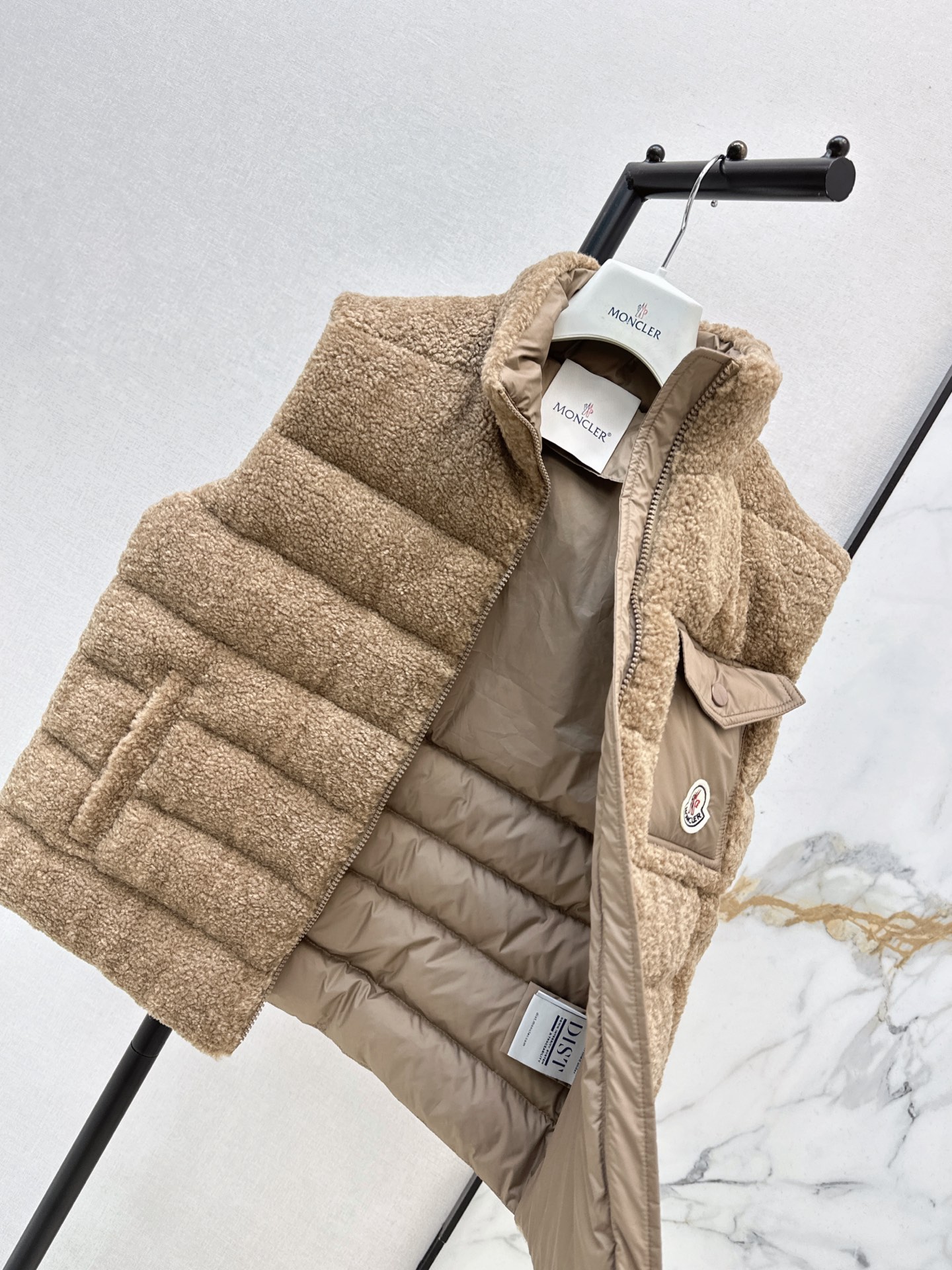 Monc 26fw shearling-fleece down vest