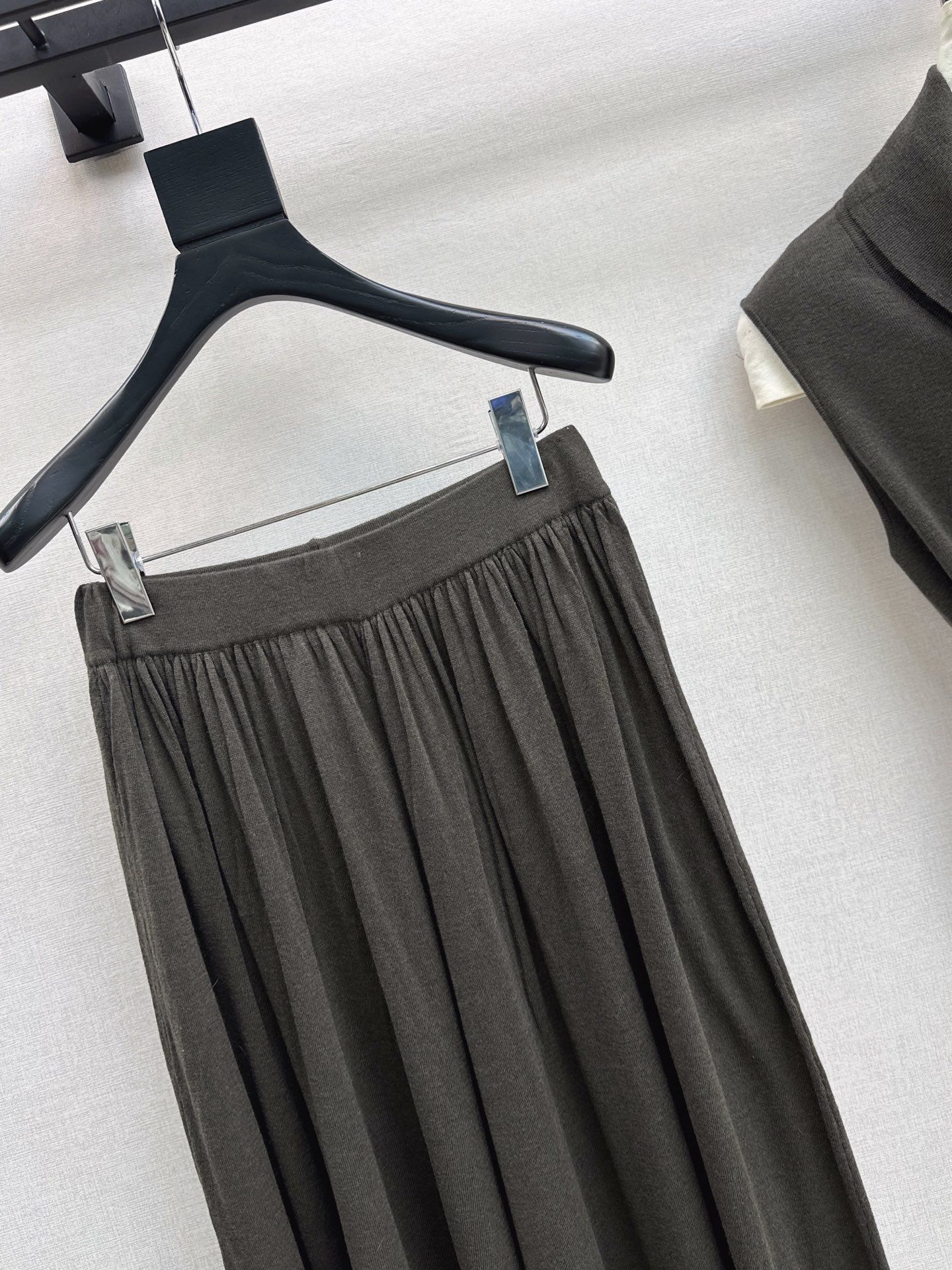 Her 26fw belted knit sleeveless top pants sets