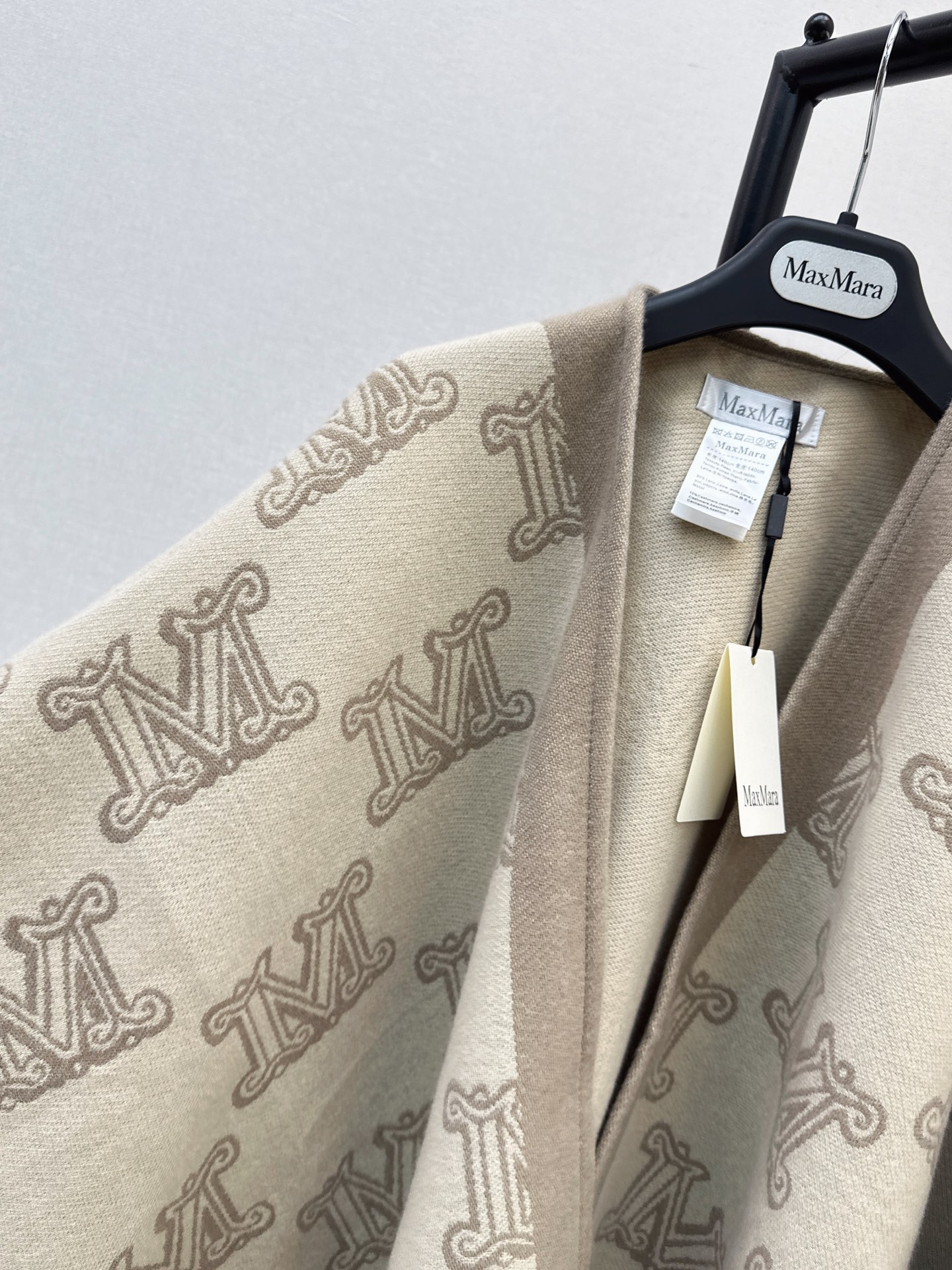 Max 26fw wool shawls