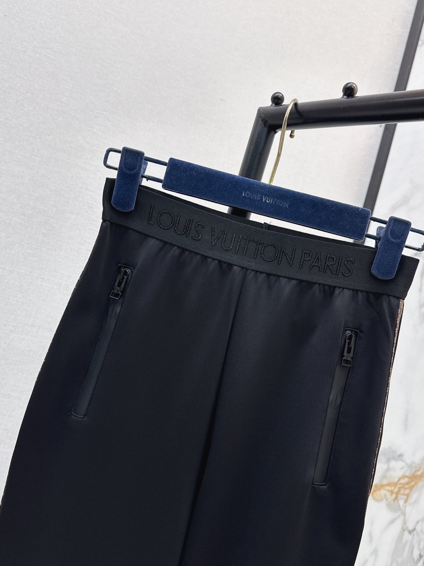 Loui 26fw flared pants