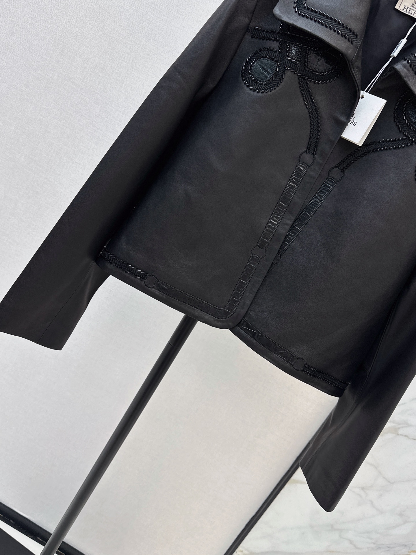 Her 26fw embroidery cropped leather jacket
