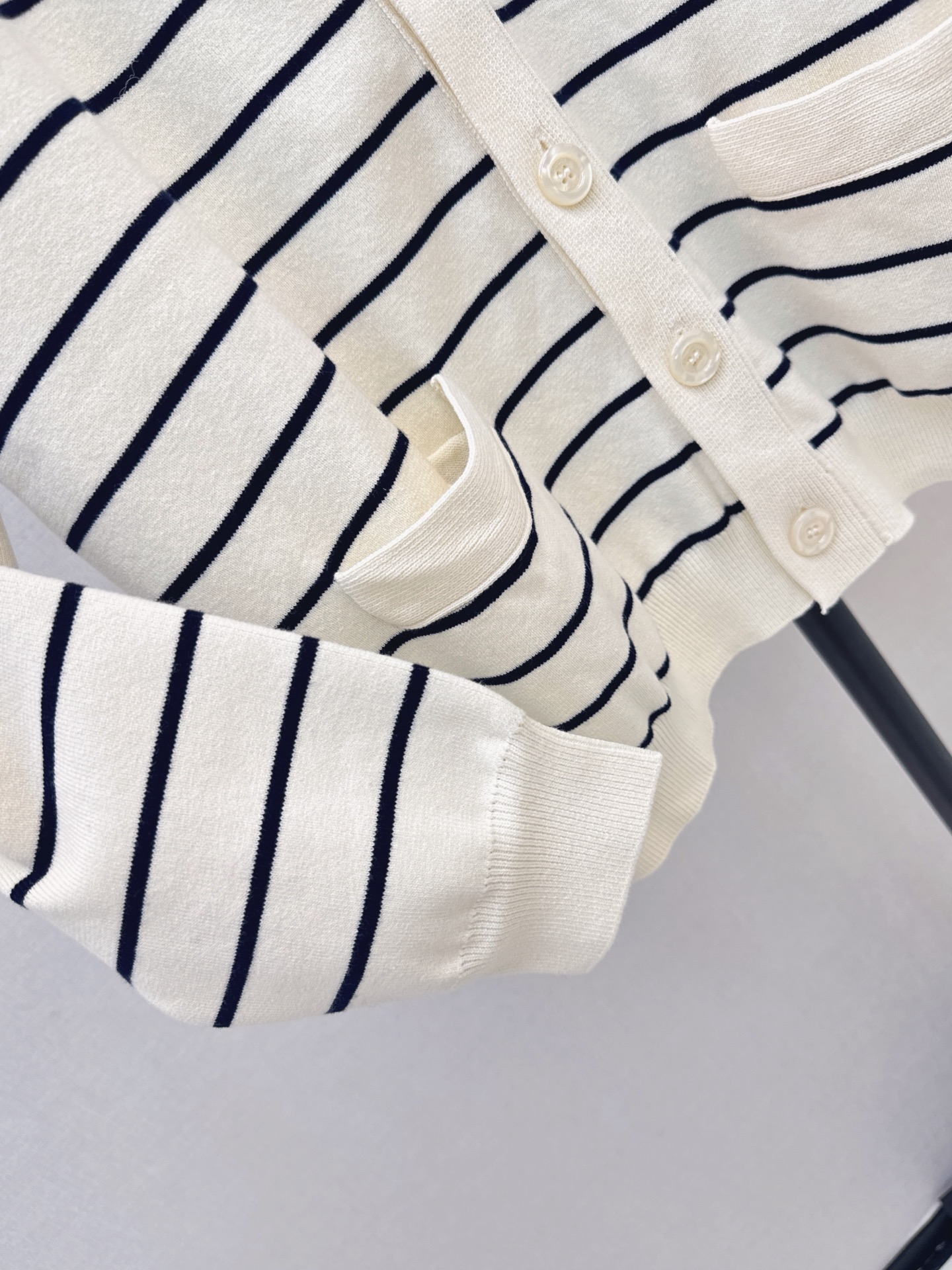 Guc 26fw stripe knit cardigan