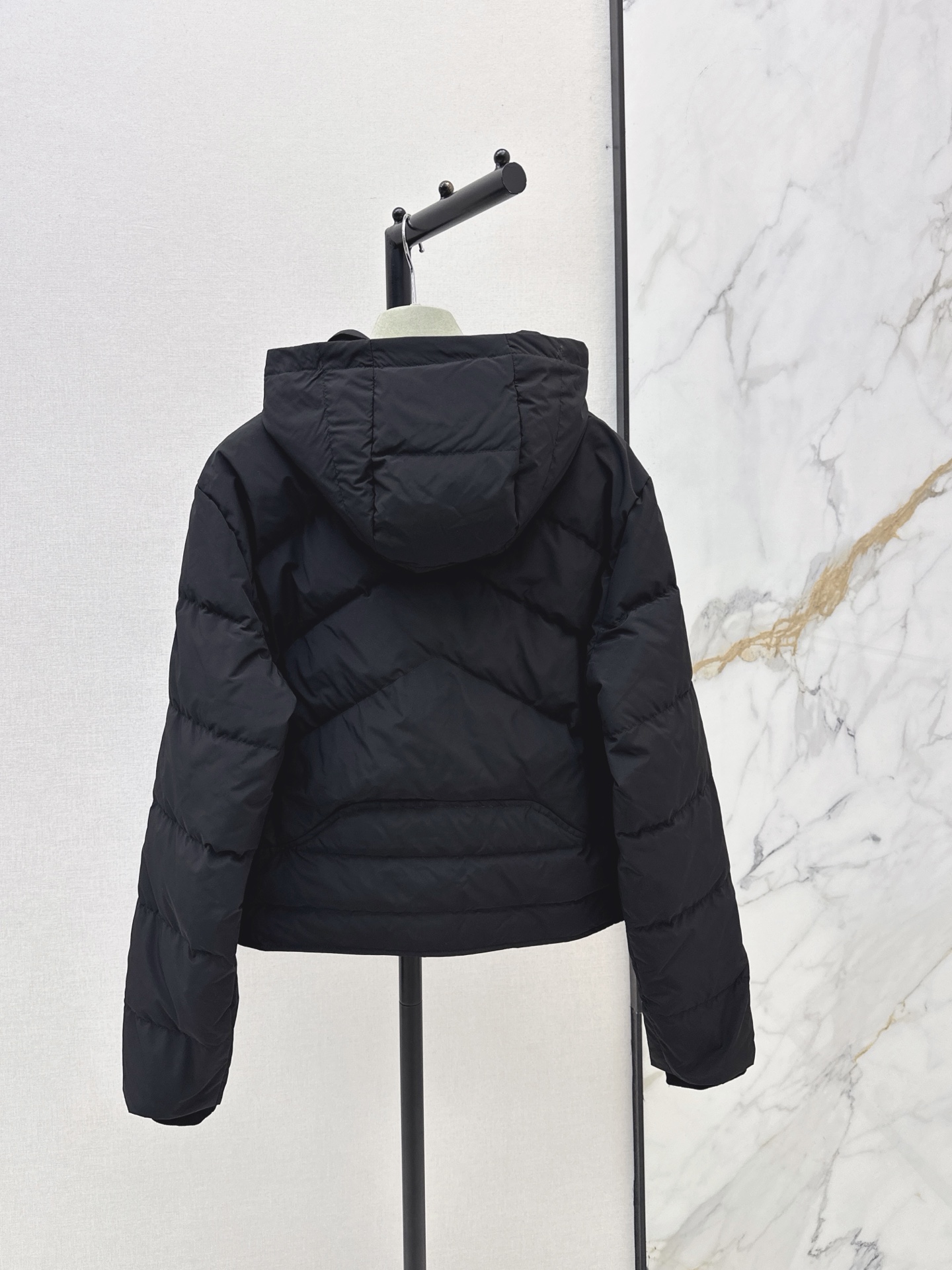 Her 26fw hooded down jacket