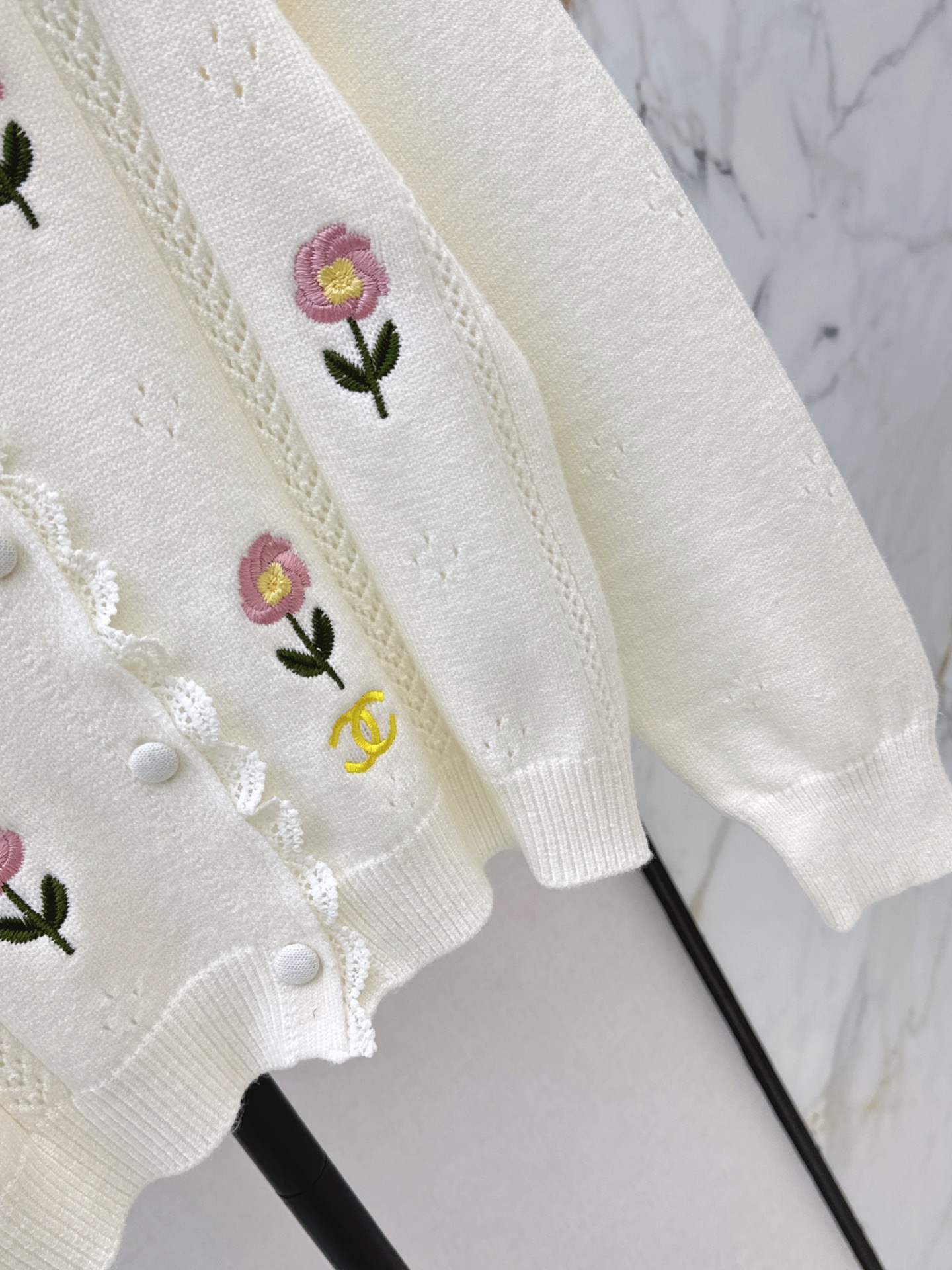 Chan 26fw embroidery knit cardigan