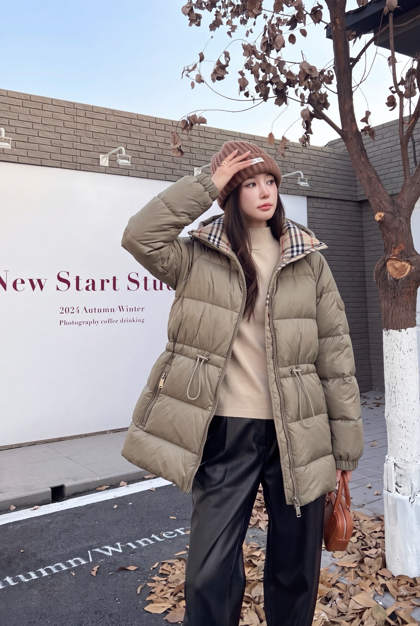 Bur 26fw hooded drawstring down jacket