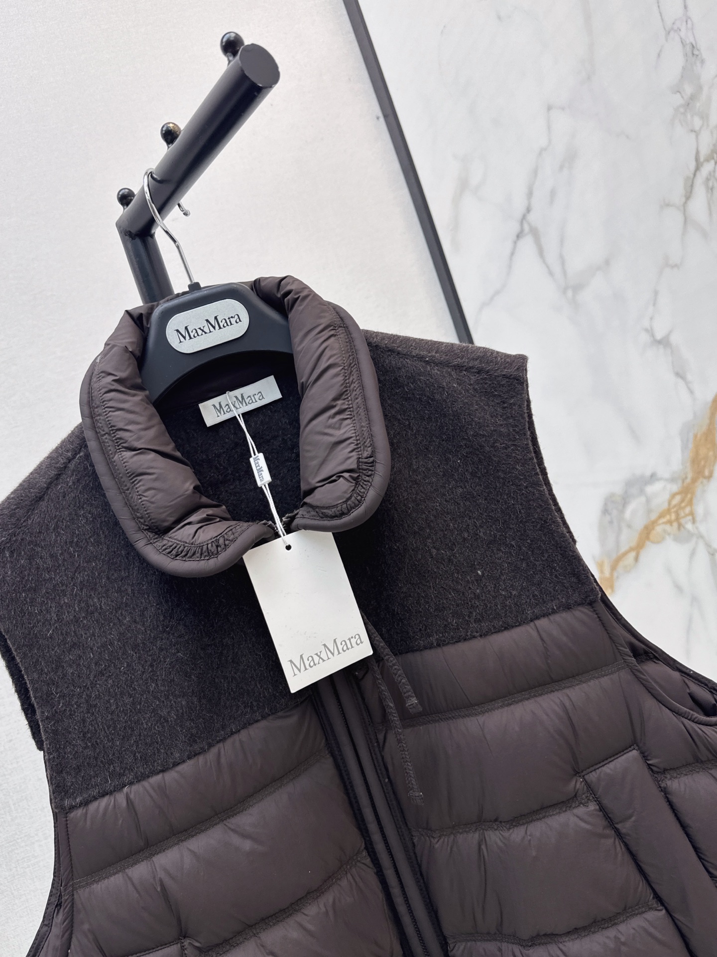 Max 26fw knit contract down vest