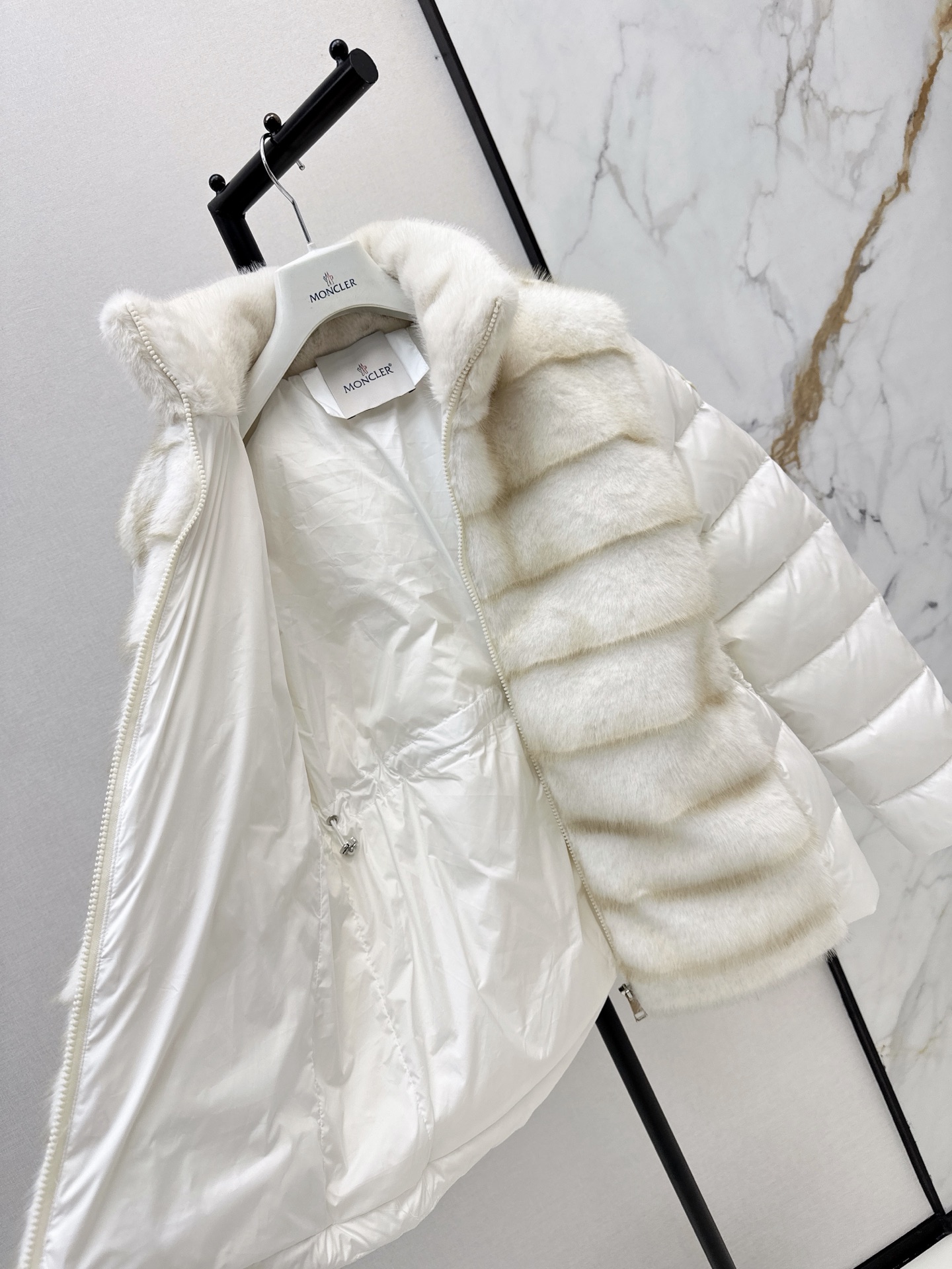 Monc 26fw fur belted down jacket