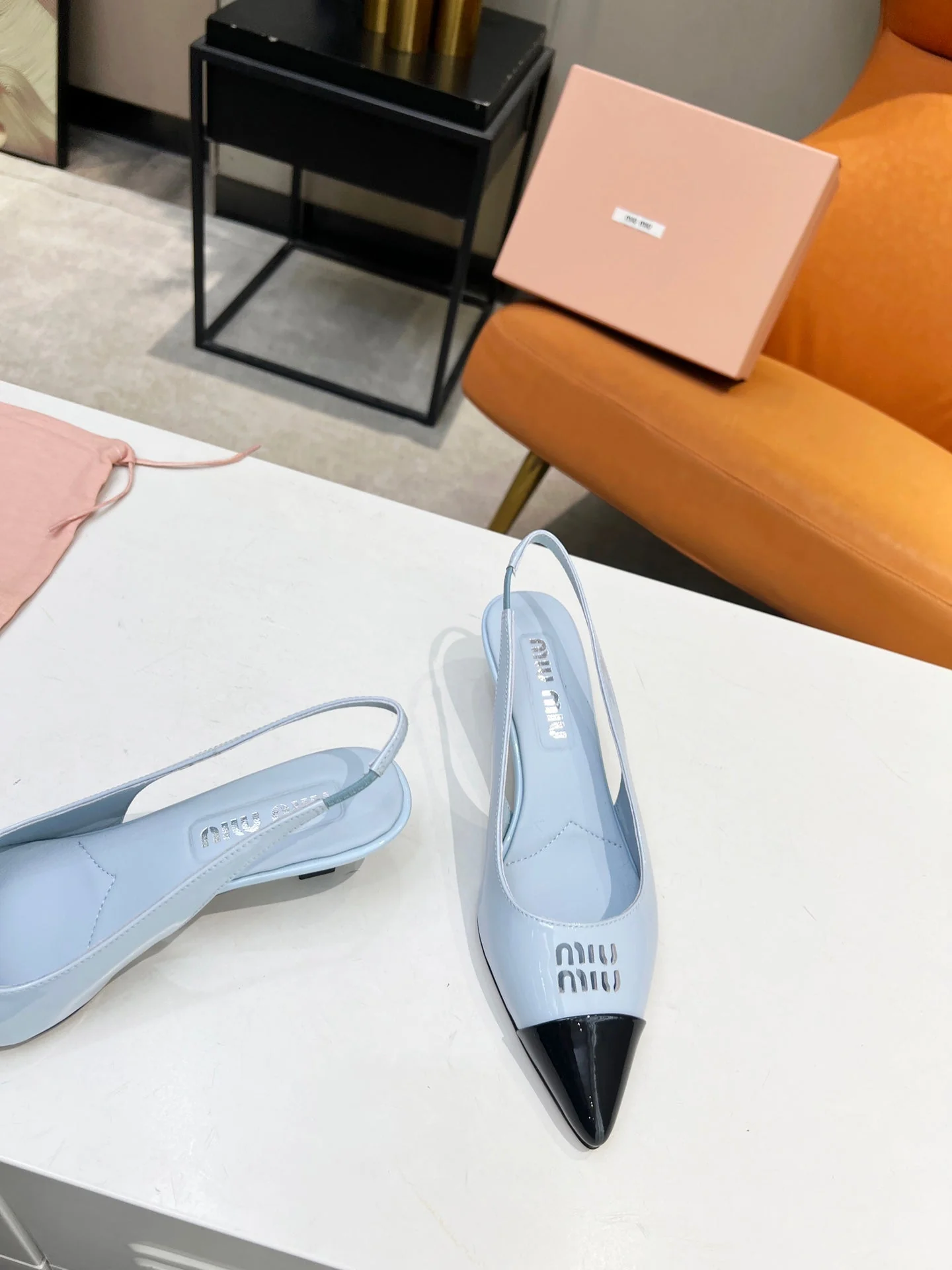 MI Slingback pump
