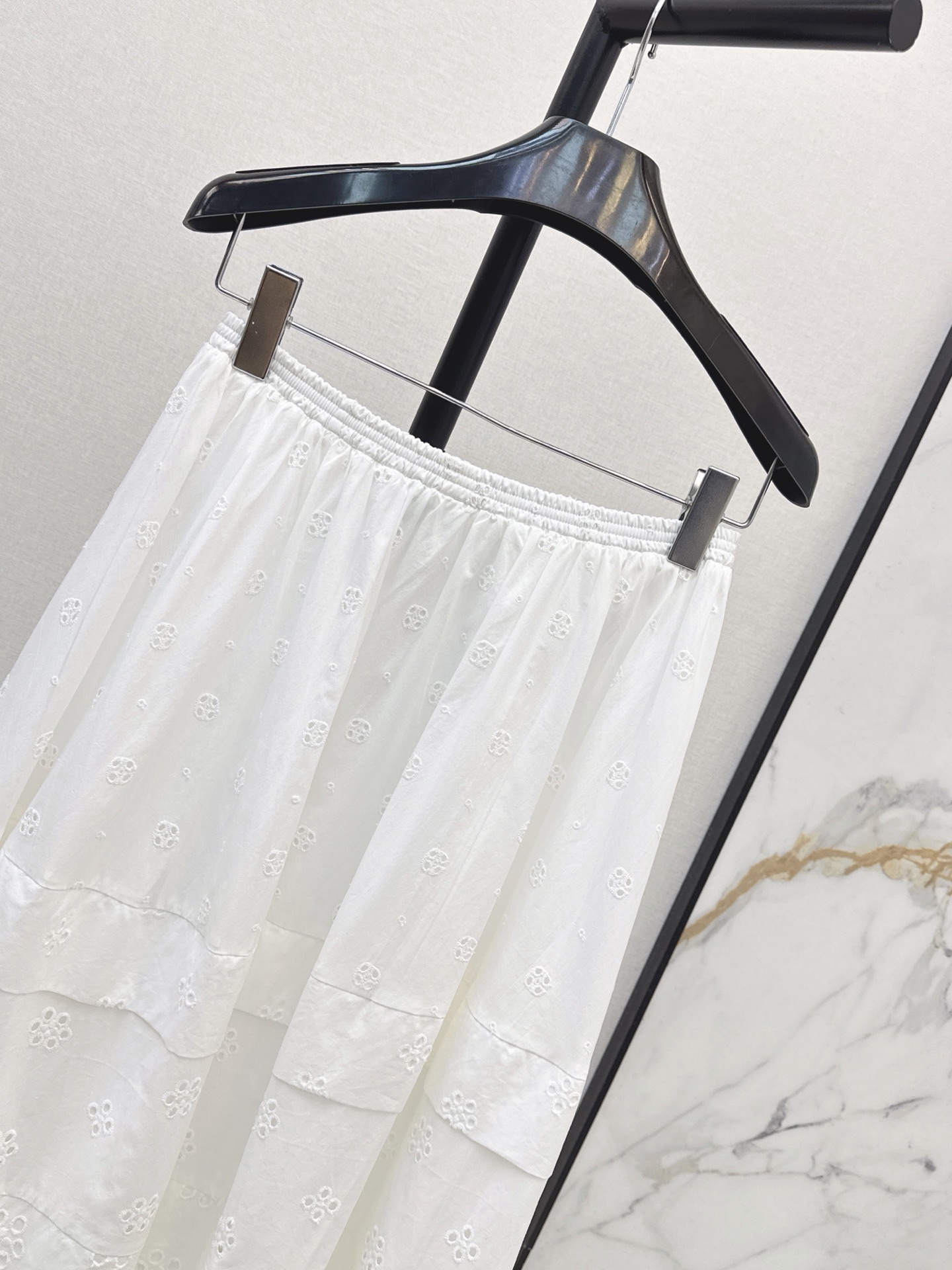 Celi 26fw embroidery skirt