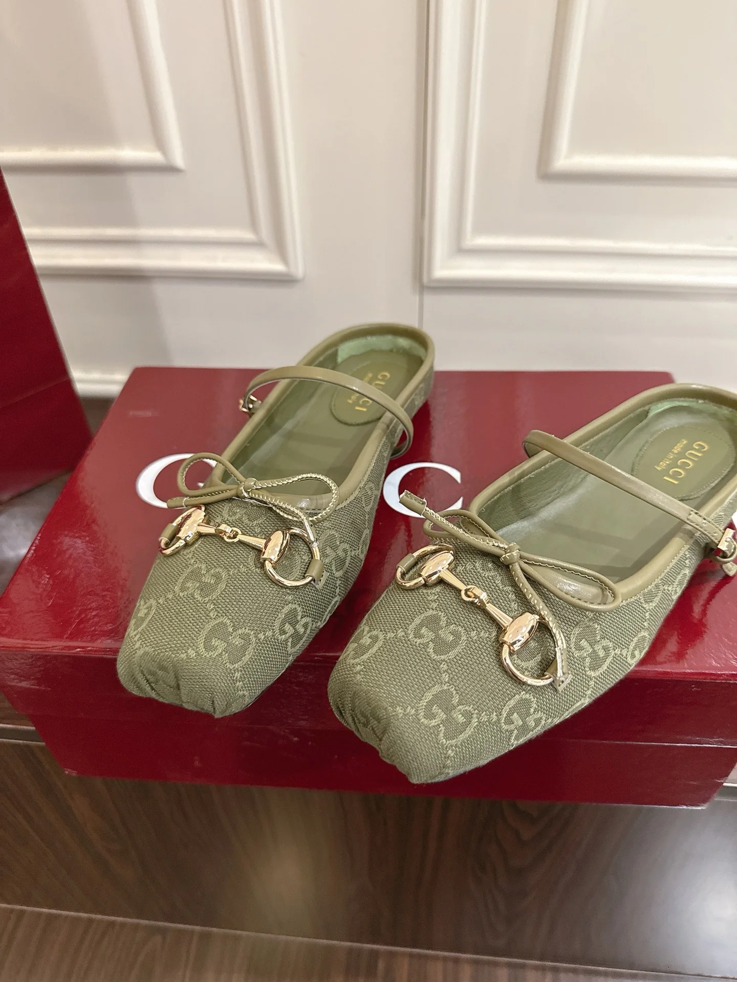Guc 25fw mules