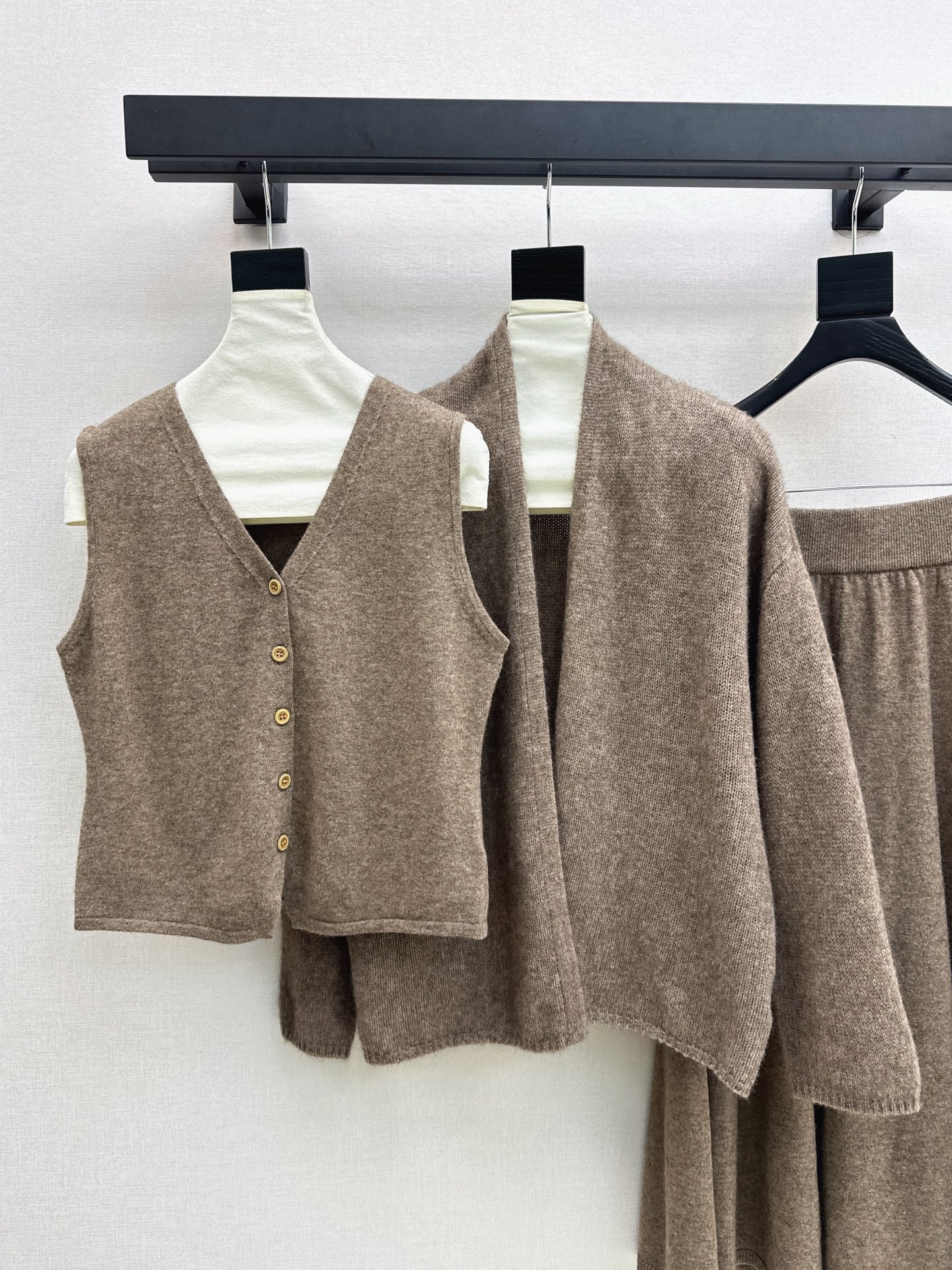 Her 26fw knit cardigan vest pleated skirt sets