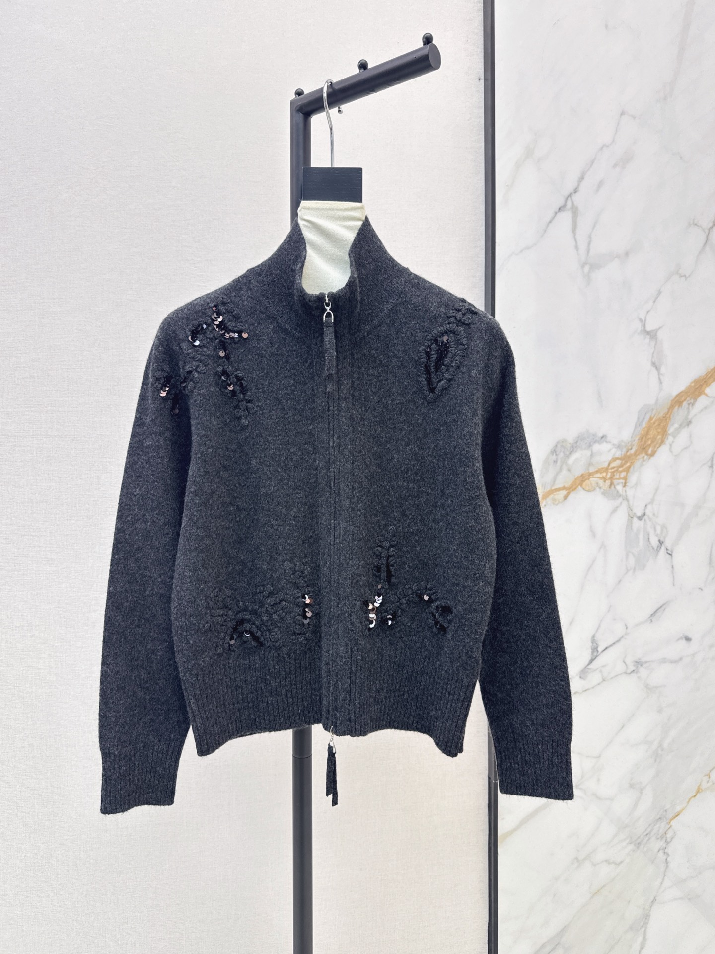 Brun 26fw embroidery zipper cardigan