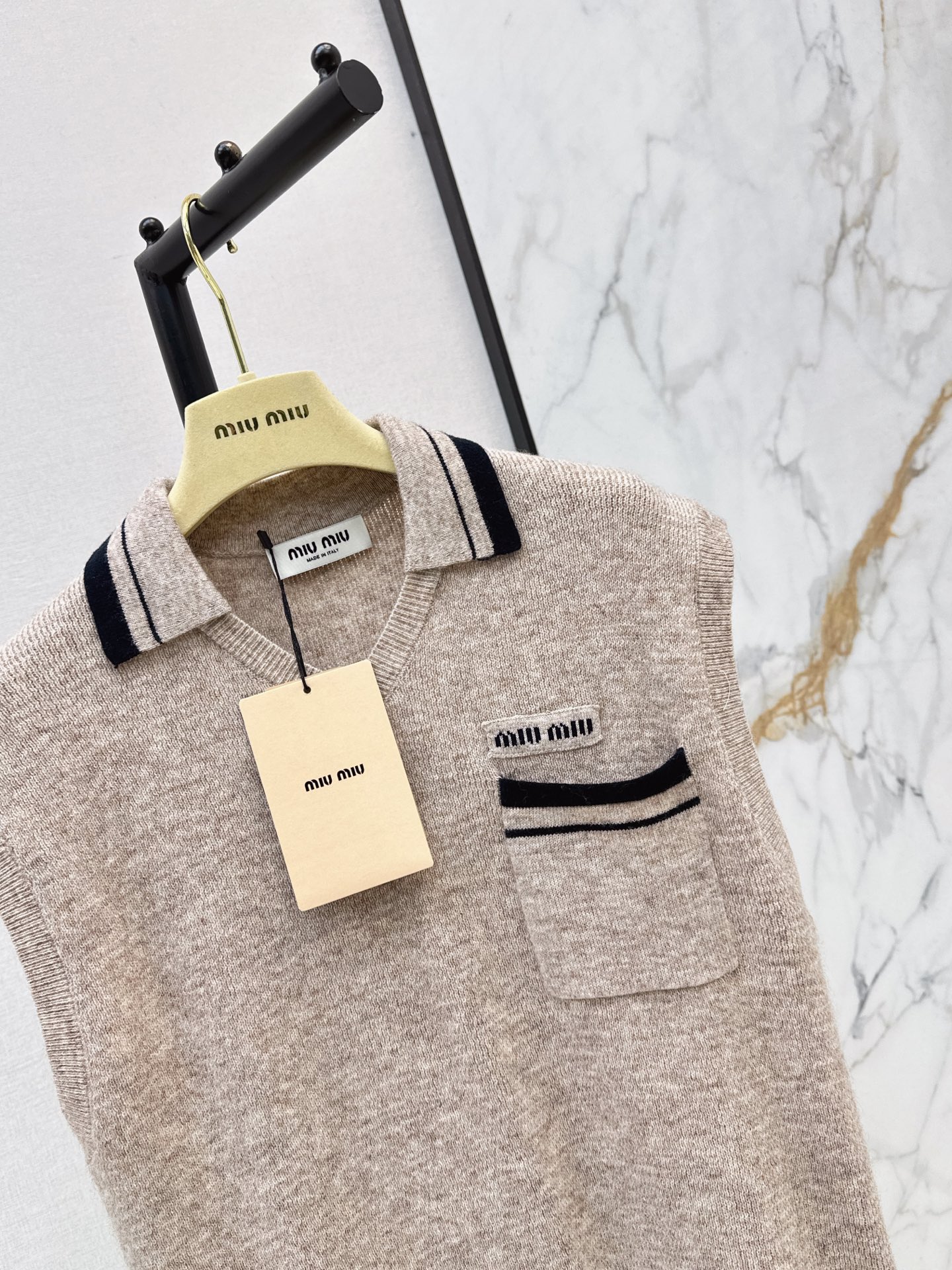 Miu 26fw knit vest