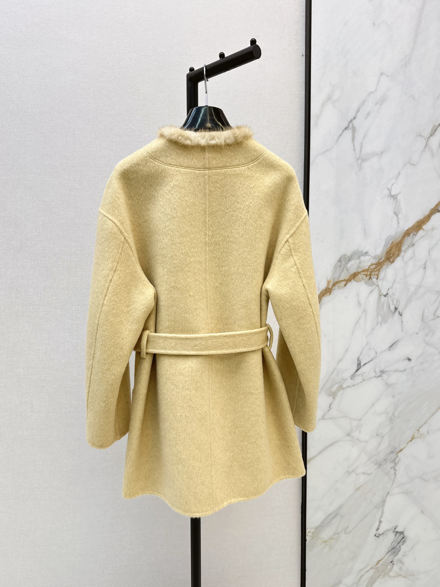 Fen 26fw fur-trim cropped belted overcoats
