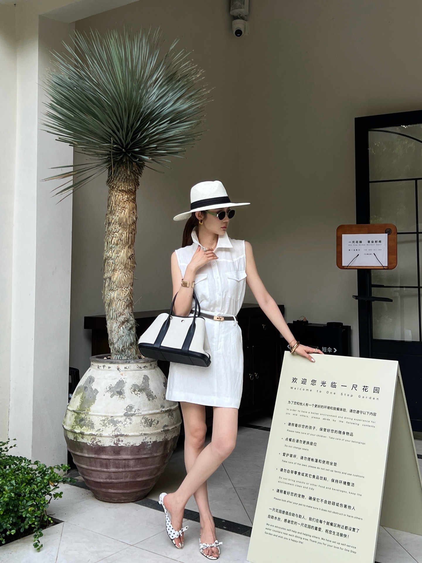 Her 26ss sleeveless linen shirt